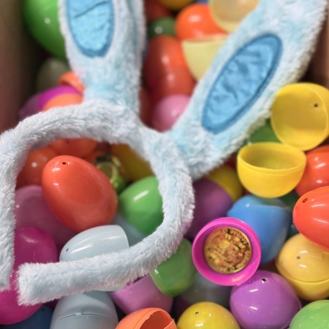 Easter Sunday may have been yesterday, but the fun is still egg-stra lively here at Fortuity! 🐣🌸

Our Mentors are cracking into April with an &ldquo;Egg-cellent Egg-gagement&rdquo; challenge&mdash;where agents are going head-to-head in an egg hunt 