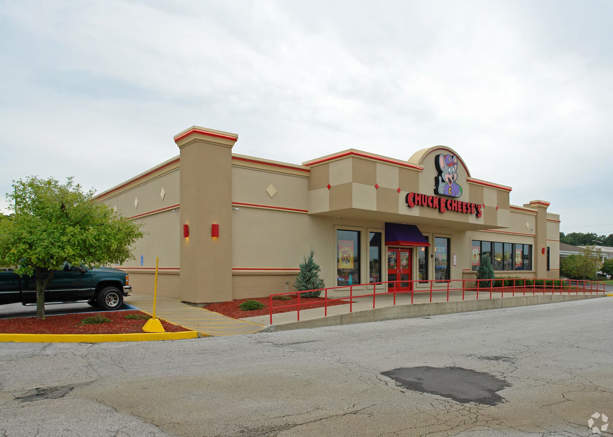 Chuck E. Cheese