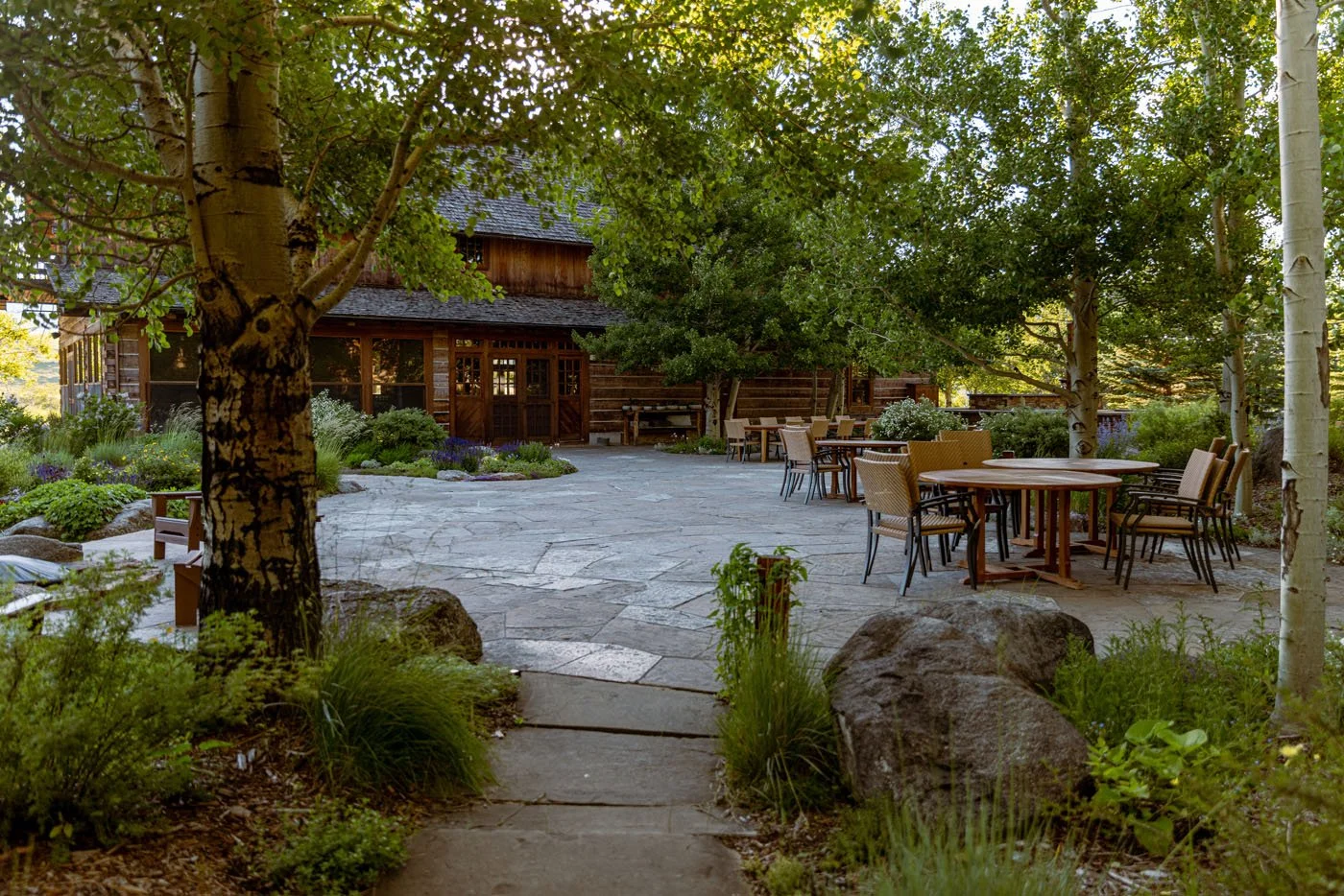 grizzlyhall_outdoor.jpg