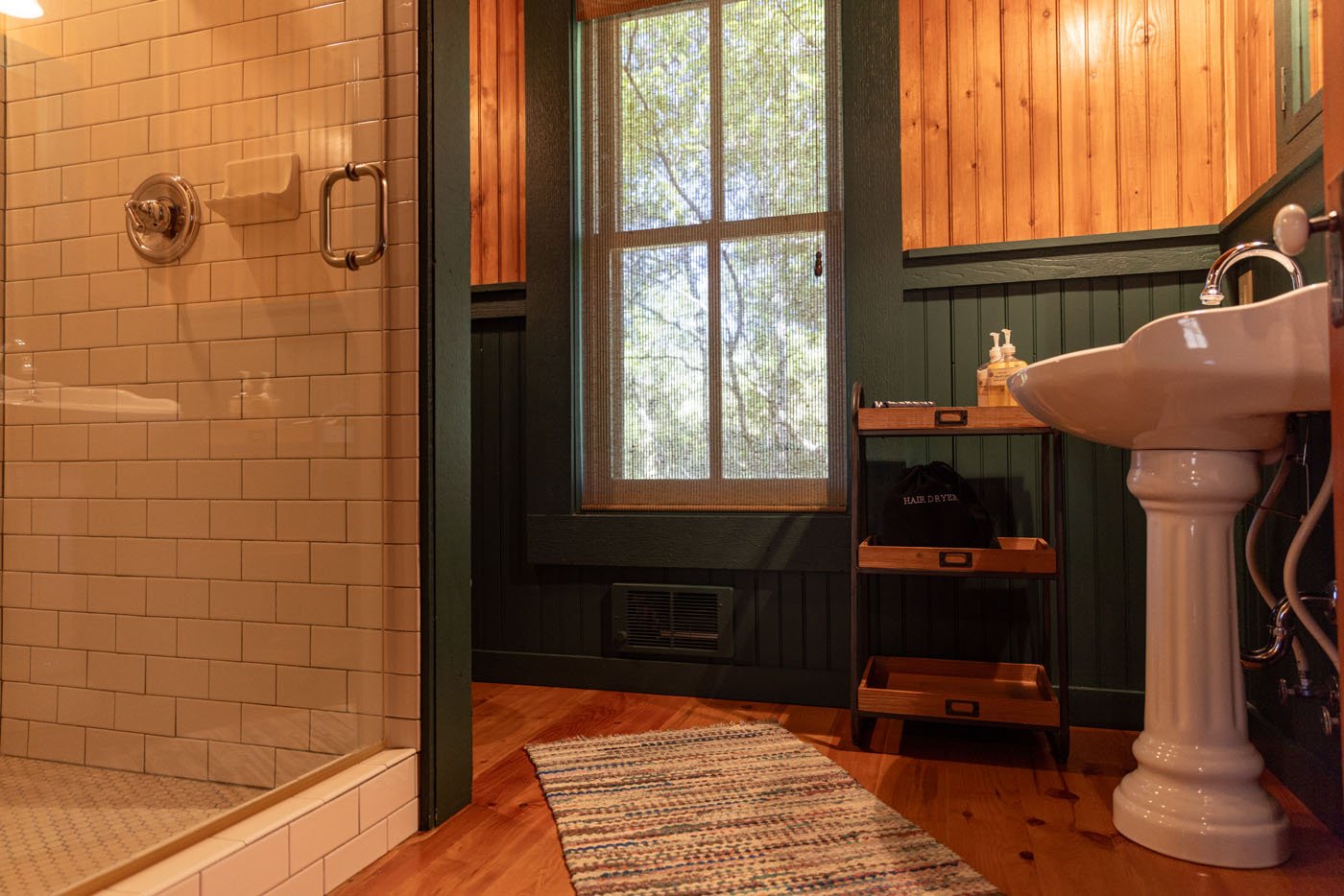 martincabin_bath.jpg
