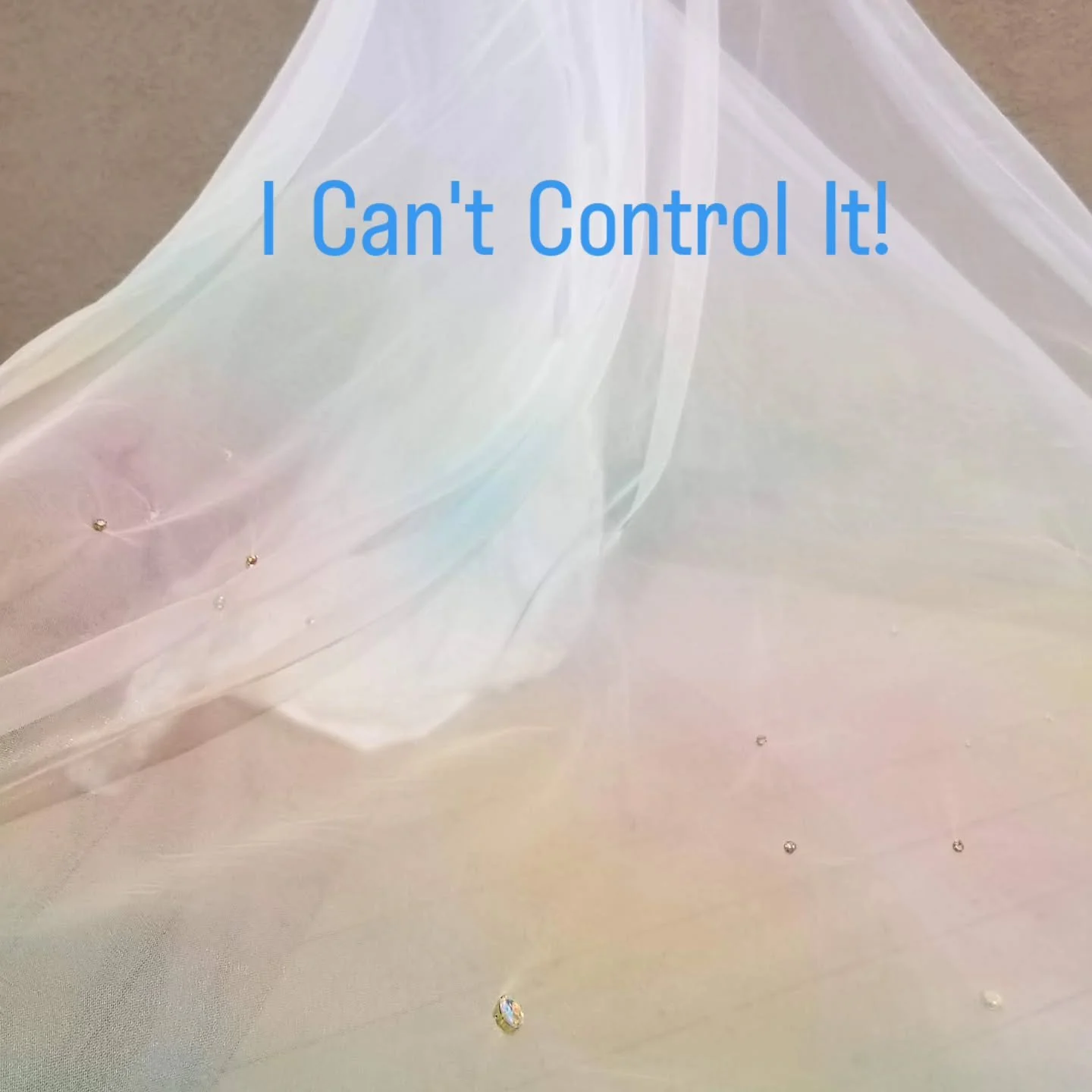 Inspiration Is Everywhere 😄

Special thanks to @annekupillasfineart for creating art that sparks imagination!

Designing a custom veil inspired by her work was an absolute delight.

As a bridal veil designer, I cherish the opportunity to innovate an