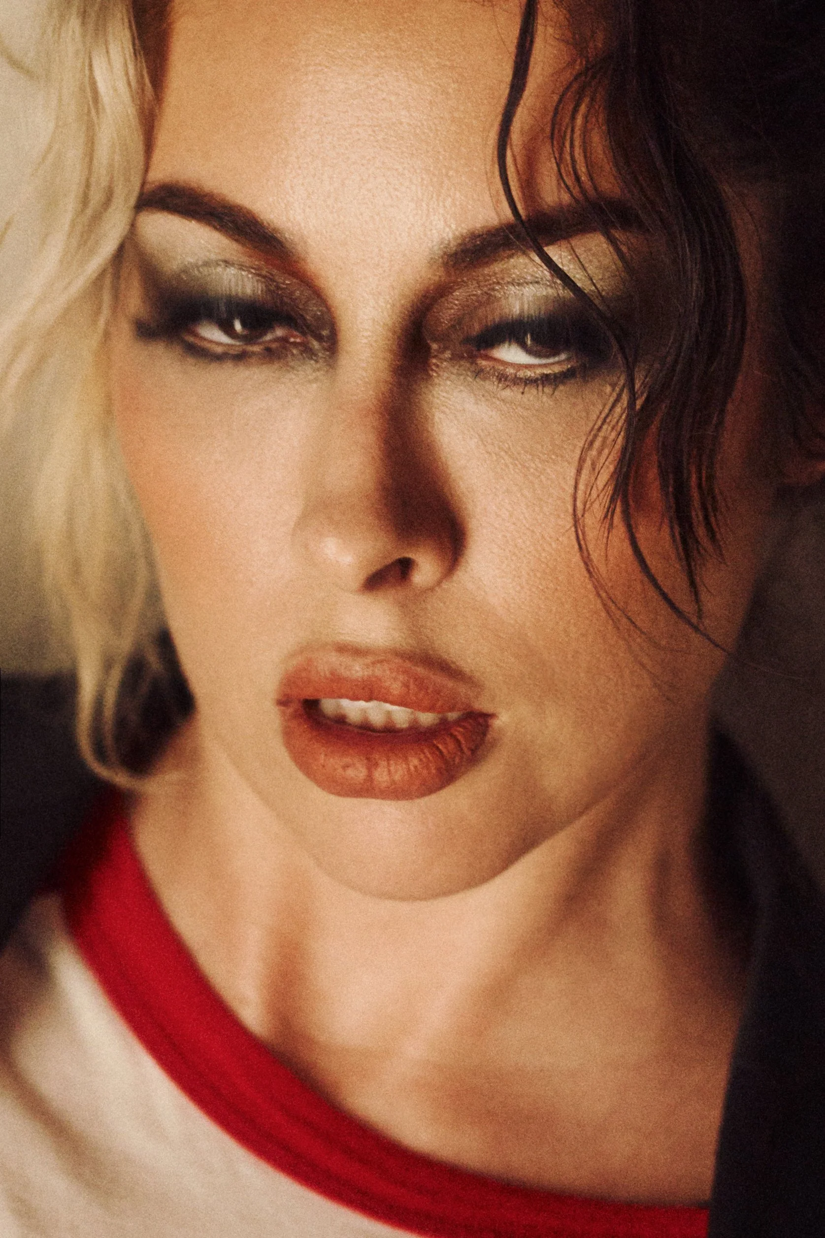 VNSSA4126 1-Edit.jpg