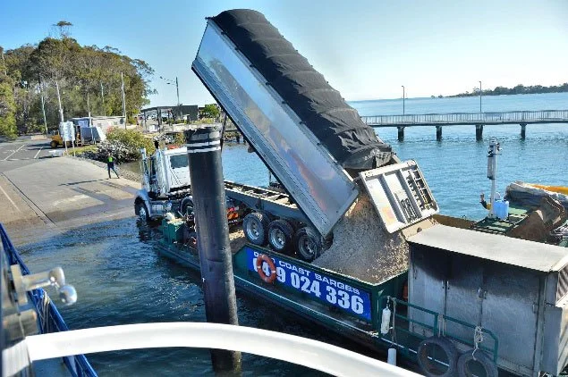 sand-on-barge28.jpg