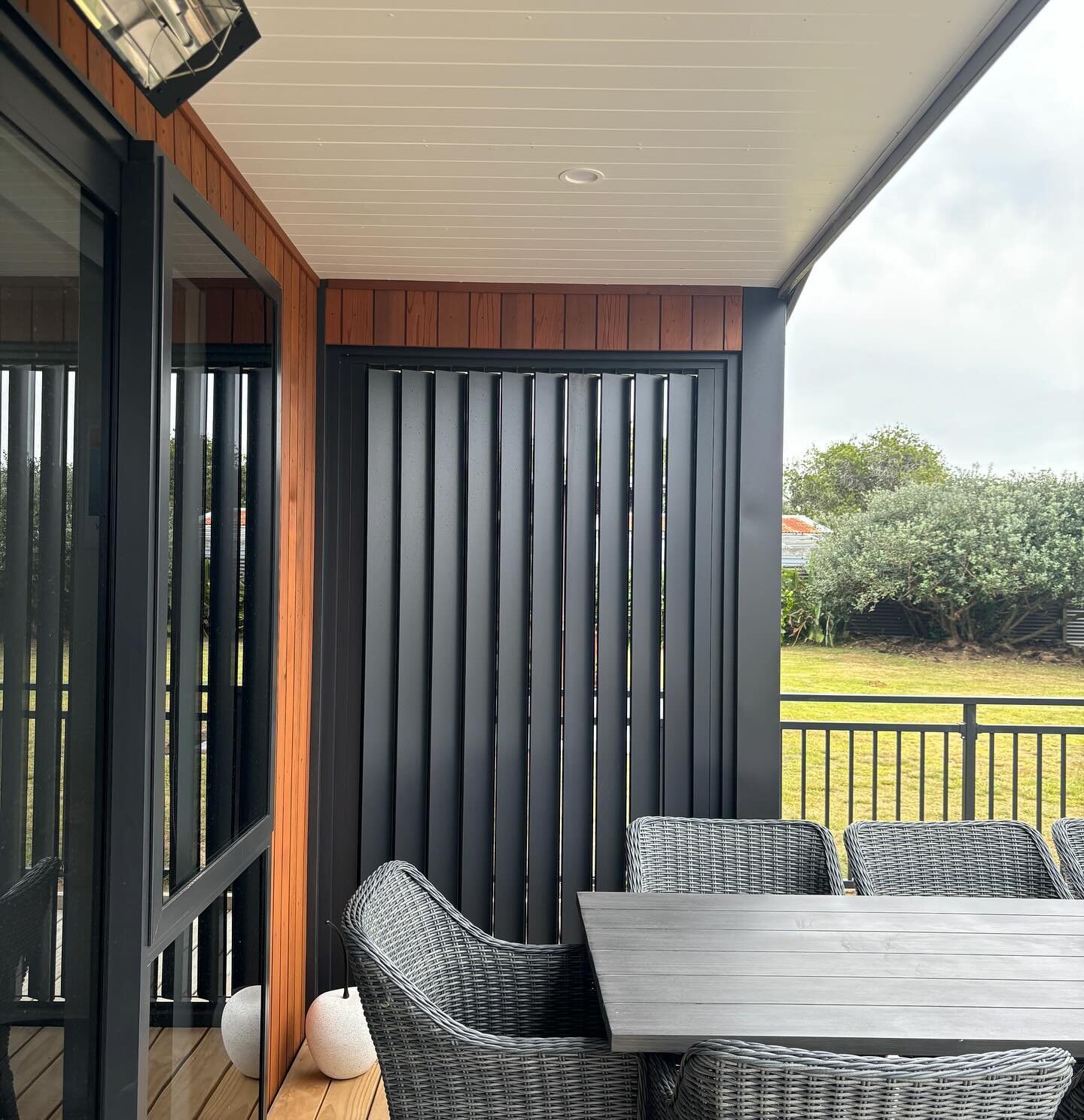 Recently installed Privacy Panel with operable 125mm RHS Vertical Blades

Our Privacy Screens &amp; Panels are commonly used to separate or enclose an area adding additional privacy, weather shielding and style. 

Wanting to add a little privacy to y