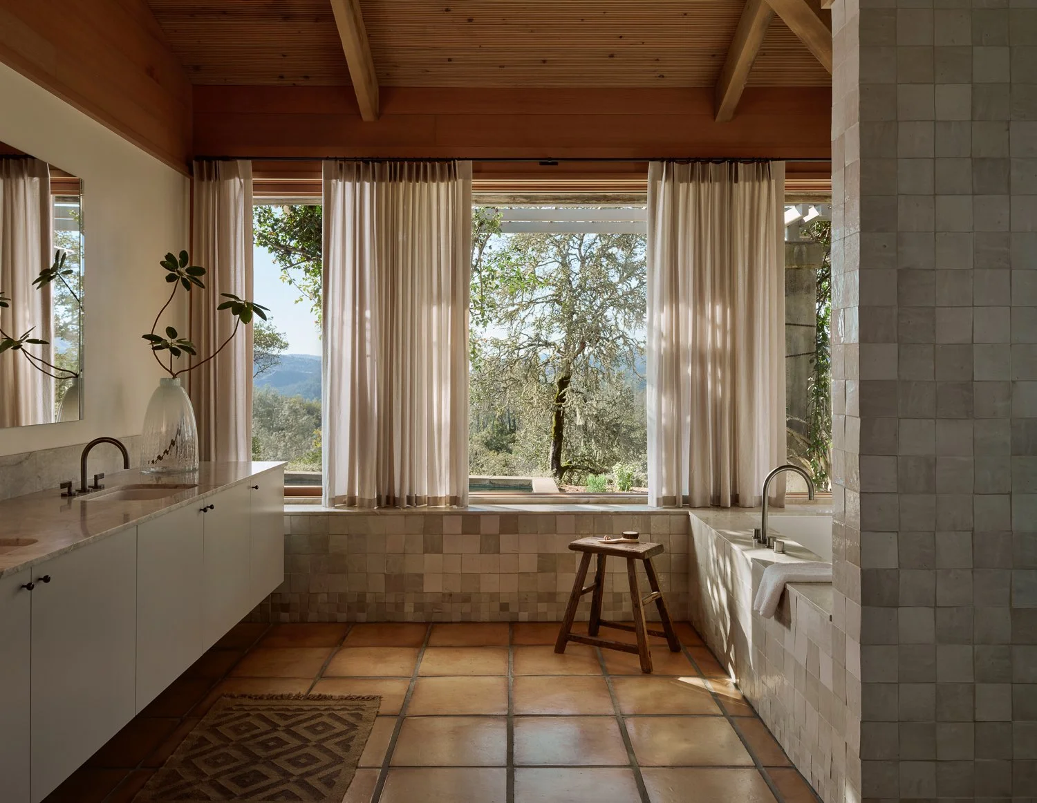 bathroom13701.jpg