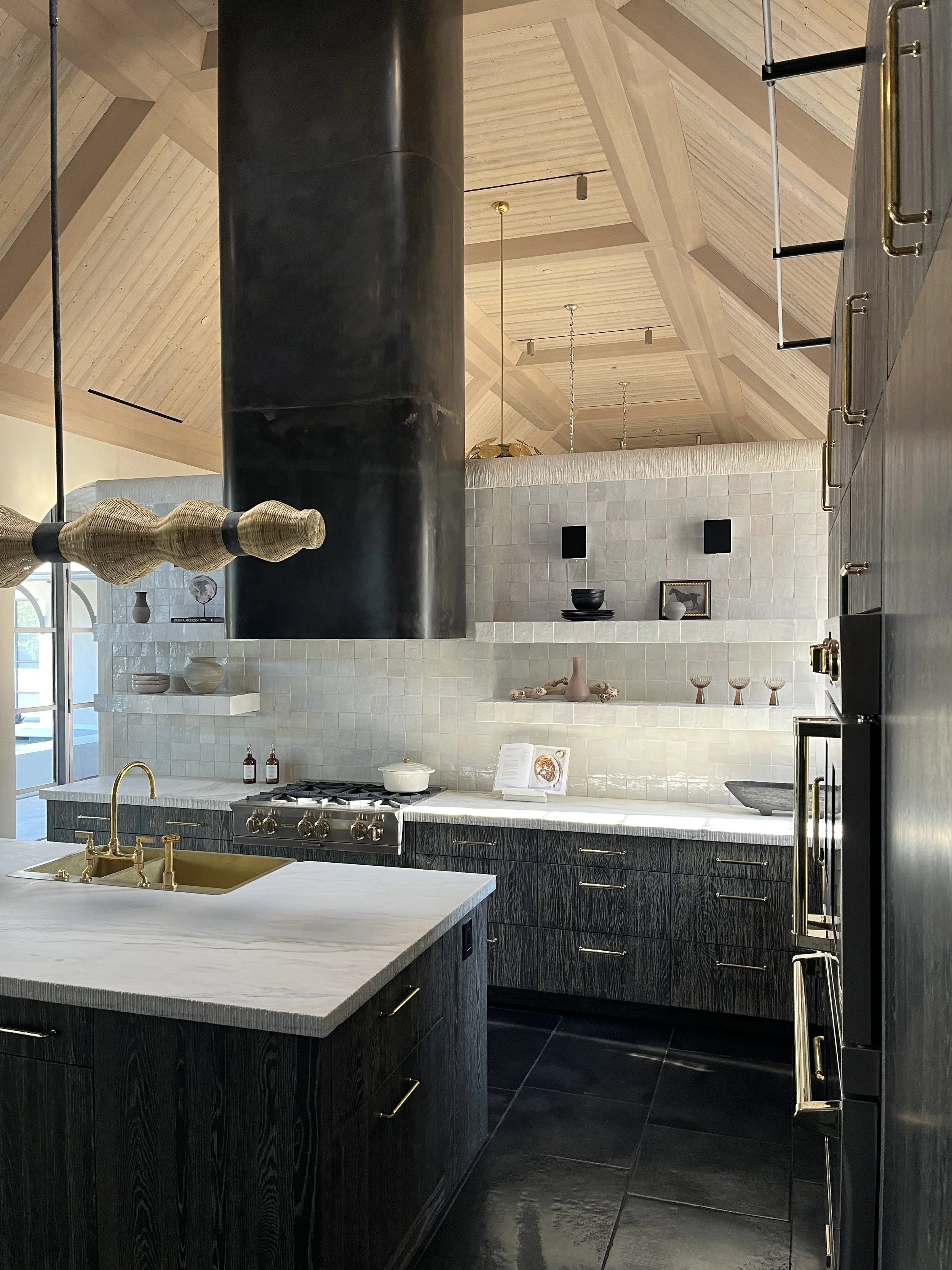 19 kitchen 2.JPG