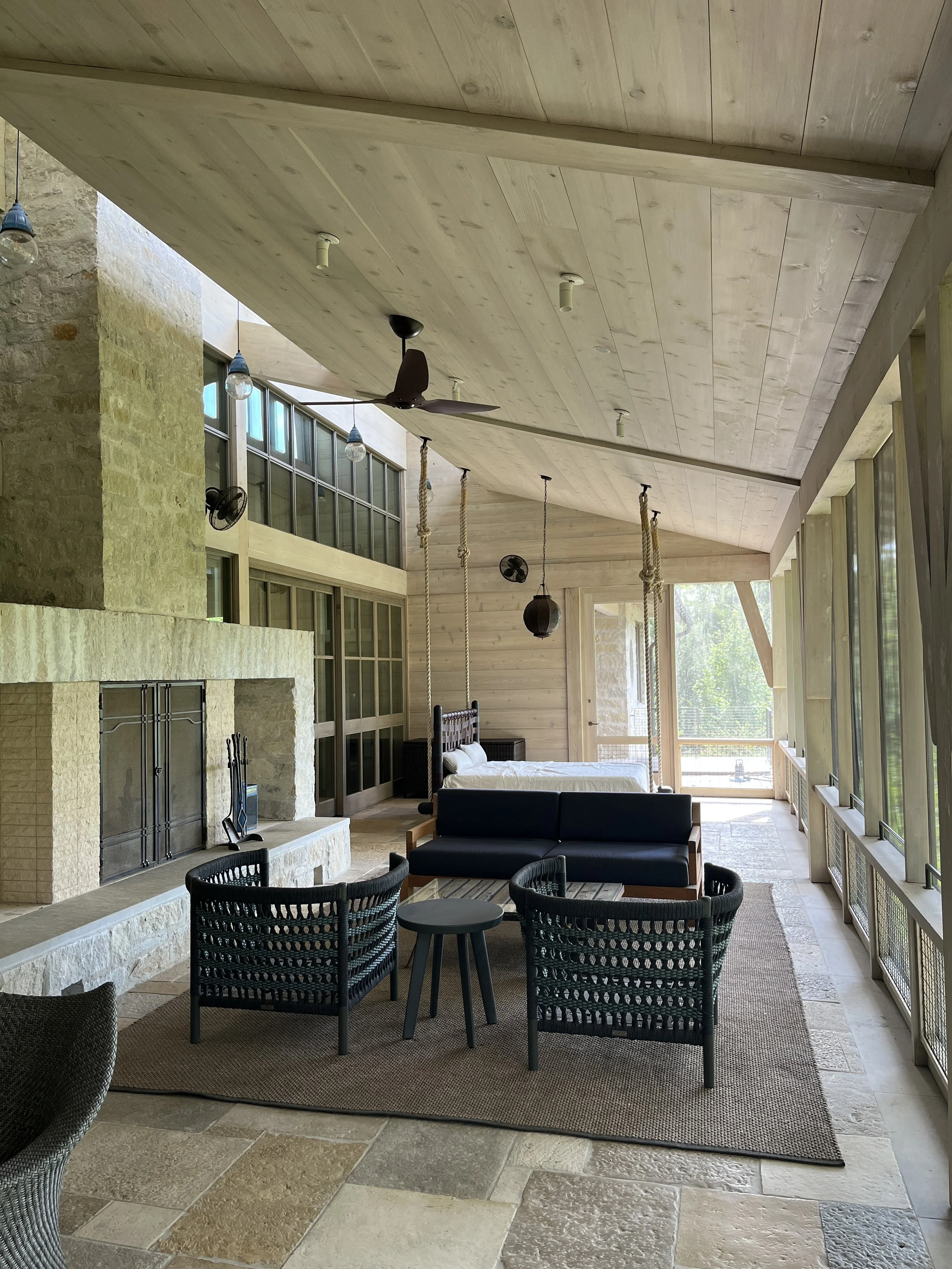 porch with fp.JPG