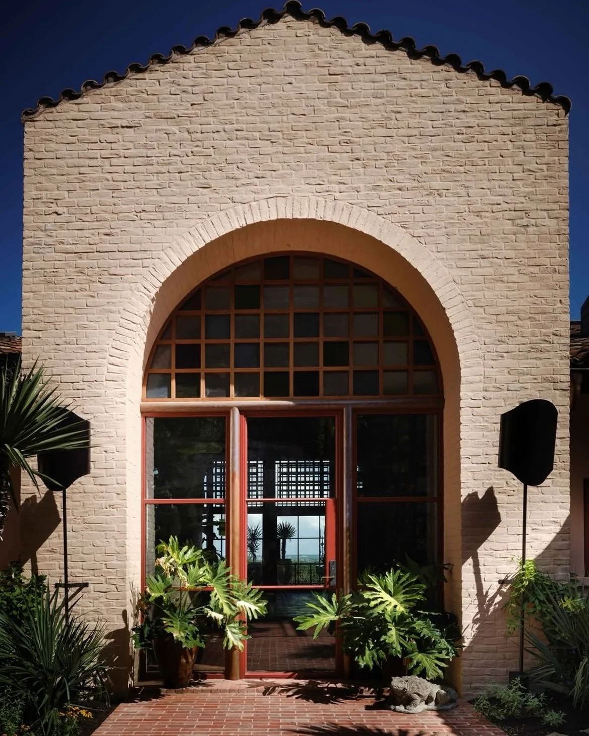 DUN FRONT DOOR.jpg