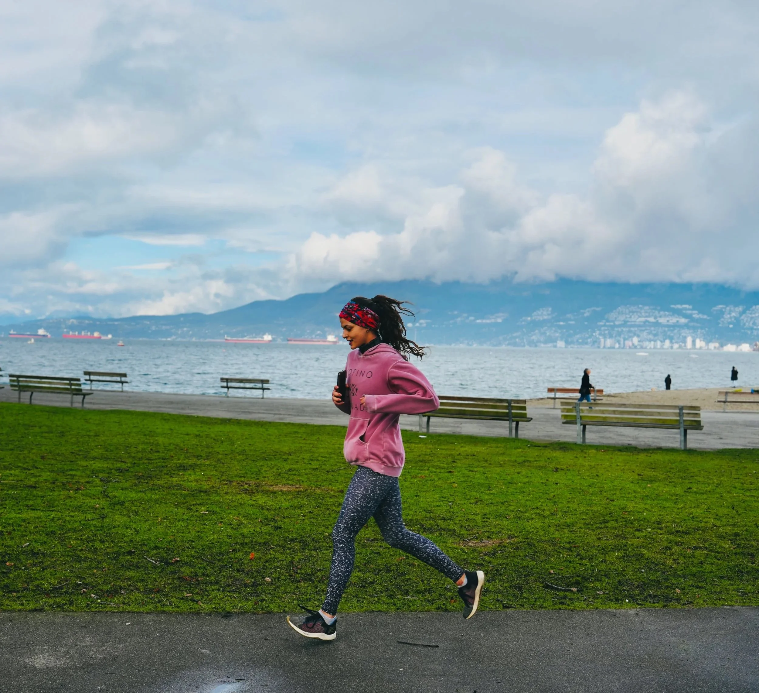 Running+by+the+beach+next+to+retreat.jpg