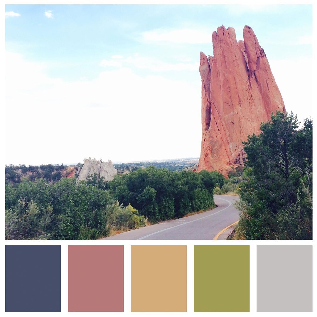 Colors from Colorado&rsquo;s Garden of the Gods! So pretty!
.
.
This week was all about the Garden of the Gods! Check out the blog to learn more (link in bio)
.
.
.
 #southwestrocks #southwest #redrocks #rockylandscape #rockylandscapes #diverselandsc