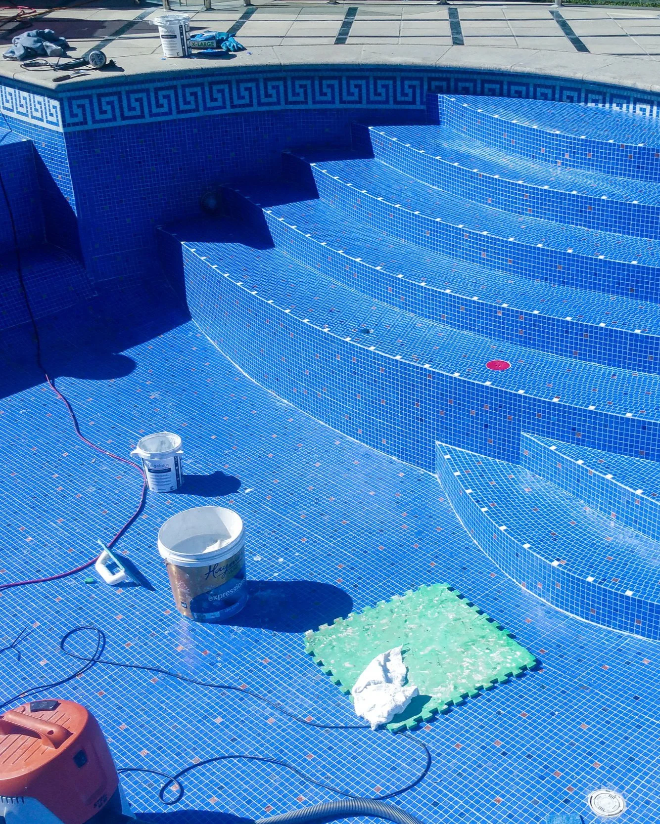Pool Tiling