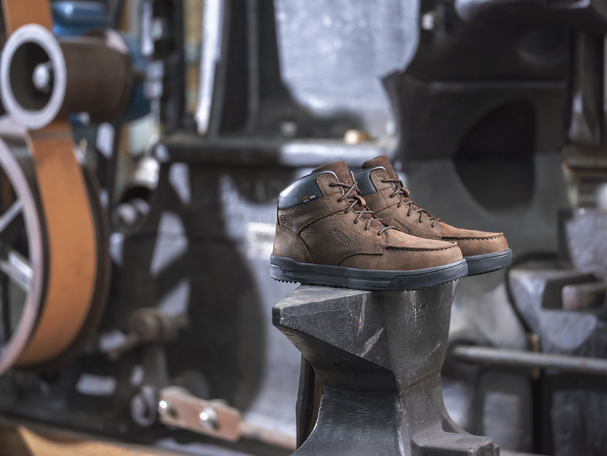 GIBSON_MID_ESD_MENS_CASCADE_BROWN_BLACK_1030654_0309.jpg