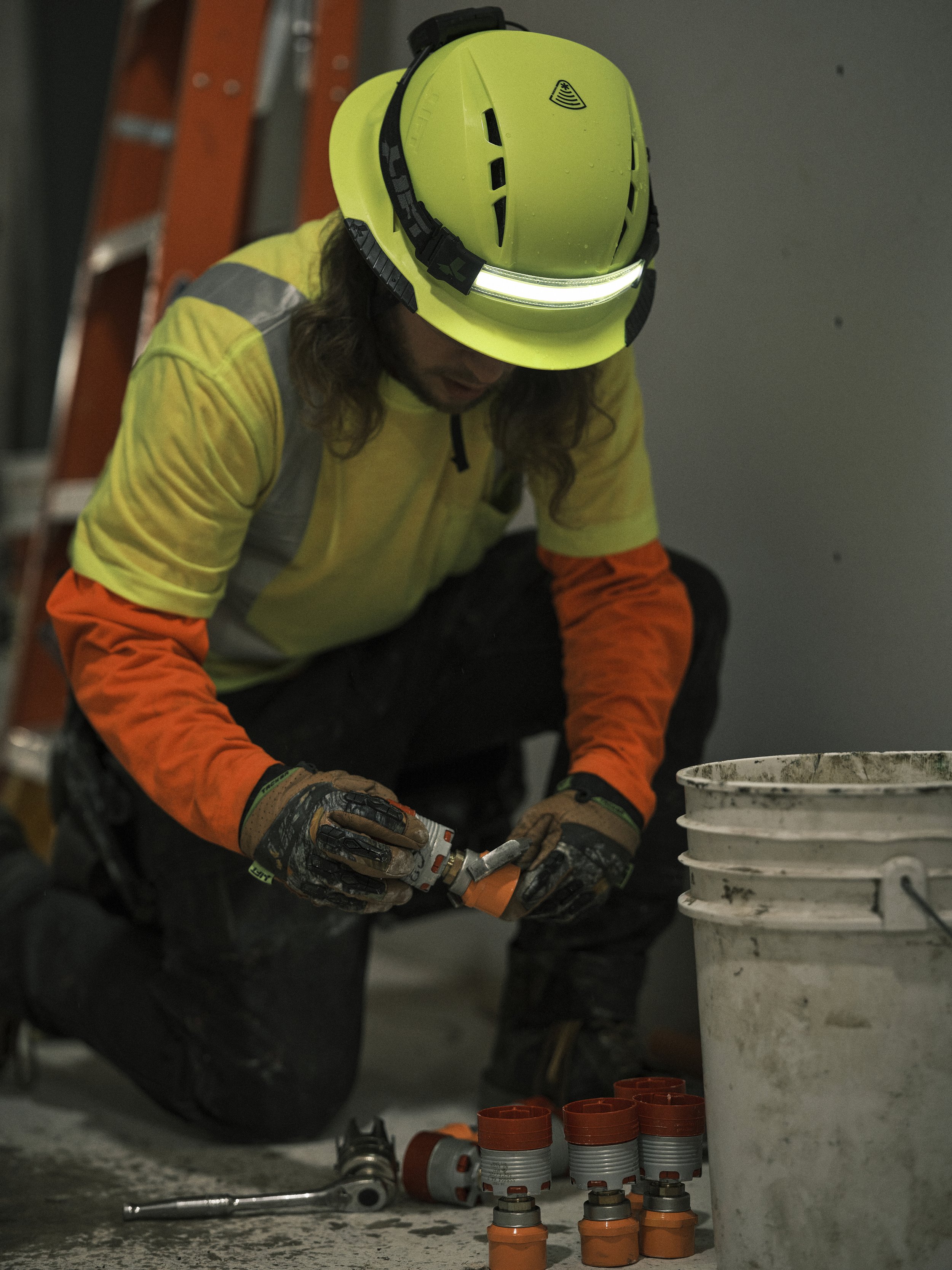 AWAY_050_LIFT_RADIX_FULL_BRIM_HIVIZ_YELLOW0501.jpg
