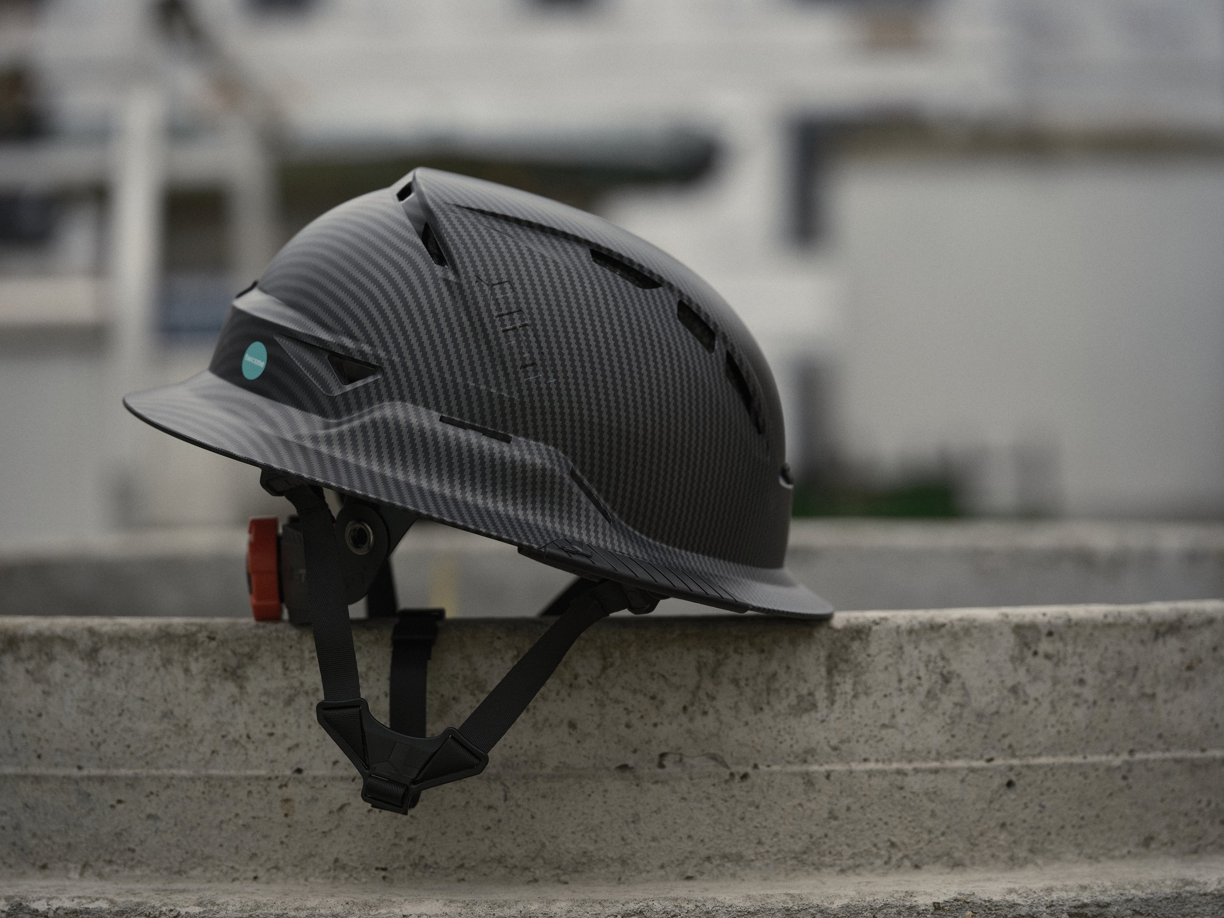 AWAY_050_LIFT_RADIX_FULL_BRIM_CARBON_8341.jpg