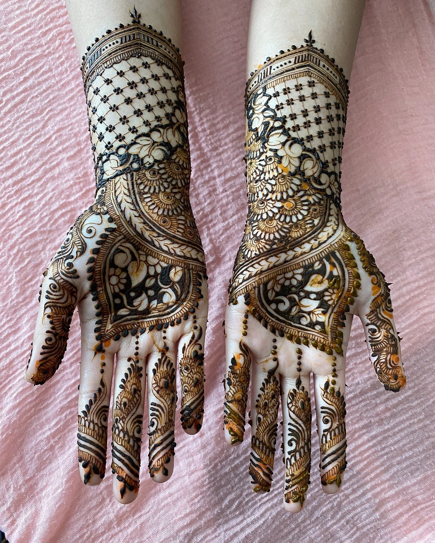 JM Bride - Hasana, July 2021 ✨

Hasana&rsquo;s bridal mehndi from July 2021! (2 days after my wedding!) When I say I have so many designs to share with you&hellip; I mean a 3 year old backlog! 💥 

Anyways, I can already see my progress from 3 years 