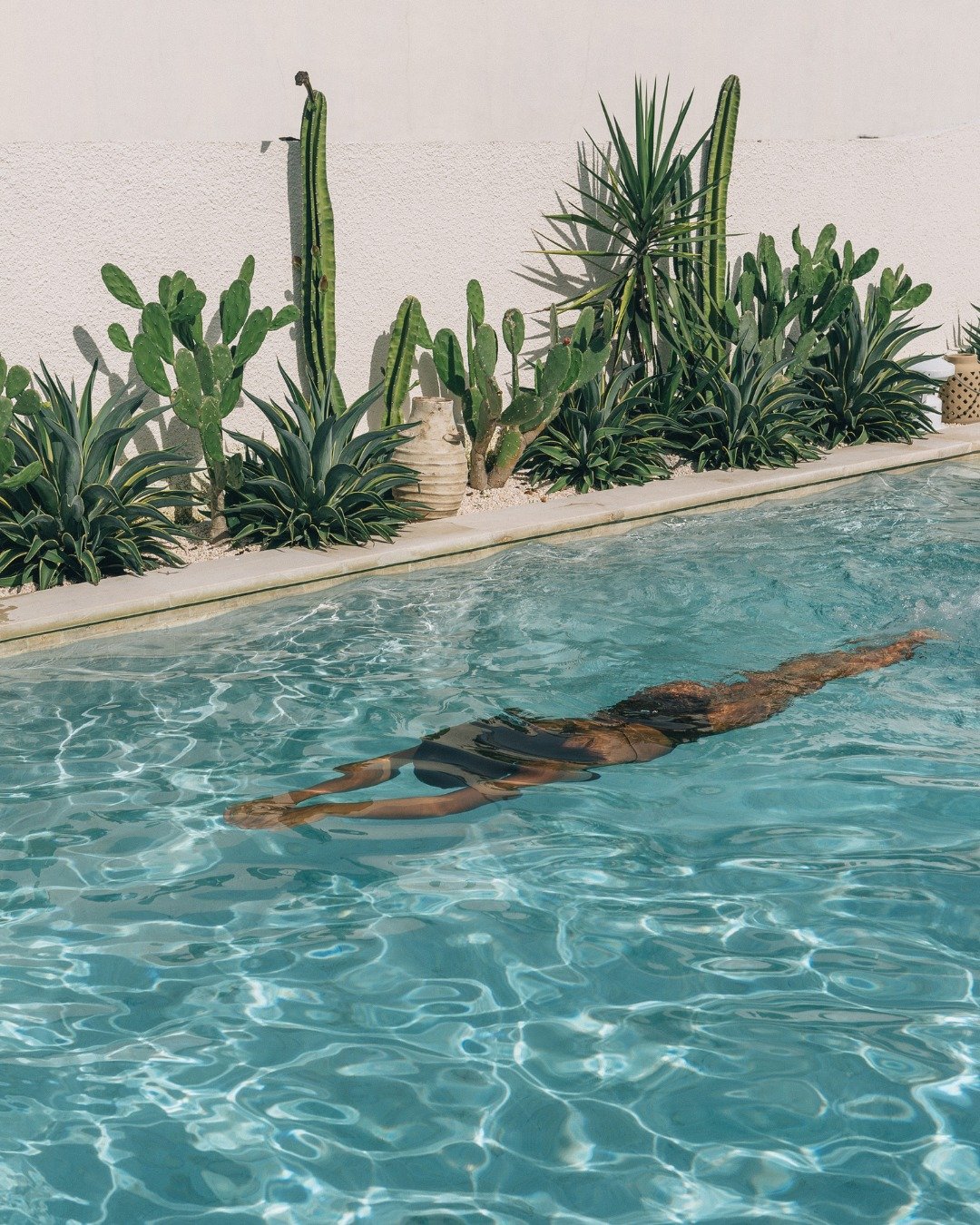 It's hotting up in Bali 🌞
Time to take a dive. 

Is the rainy season finally over?!

#baliholiday #balilife #poolaesthetic #balivacation #sesehbali