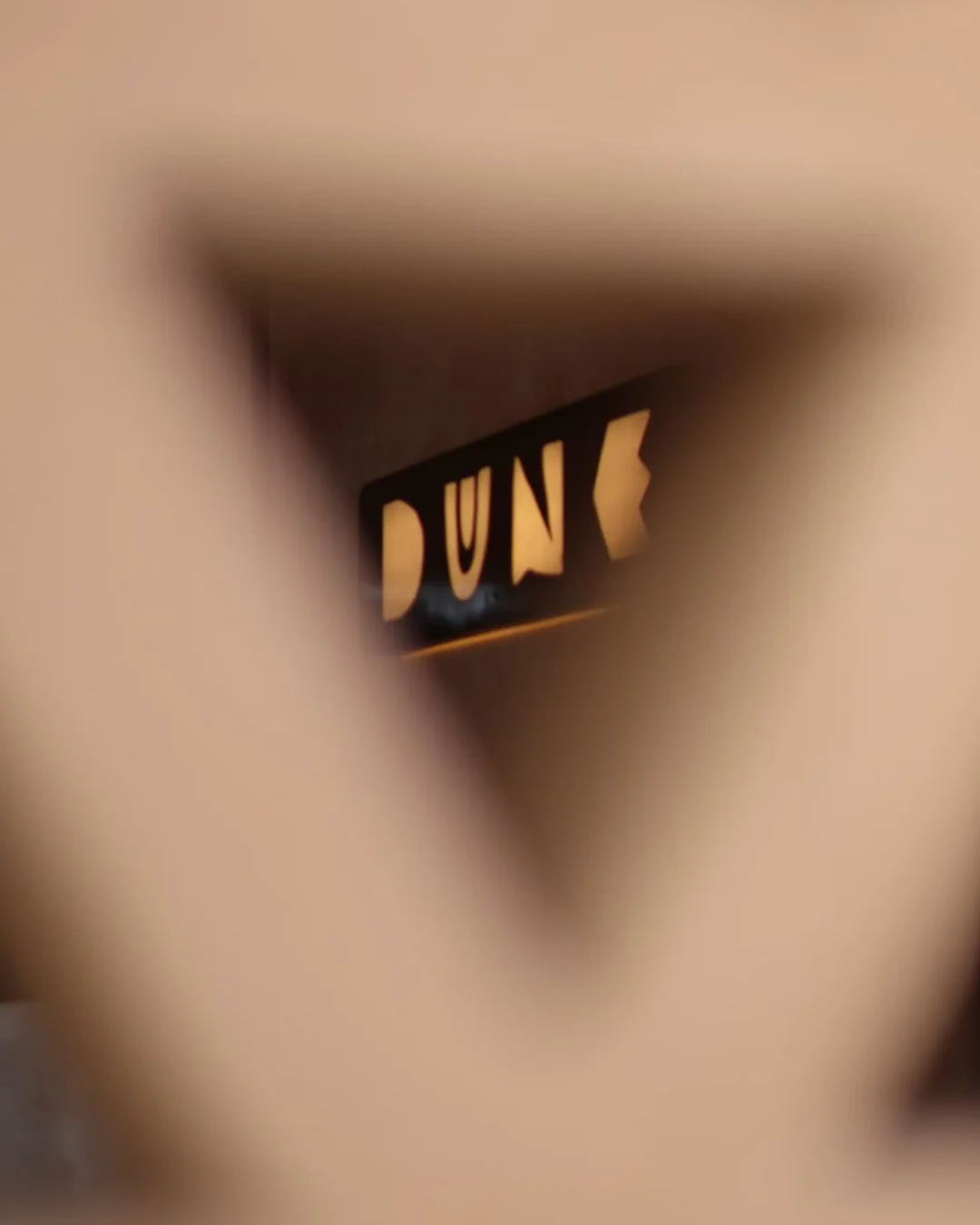 When the day fades, a different side of Dune appears.

#dunebalili #seseh #balimoments #dunestays #slowlivingbali #boutiquehotel