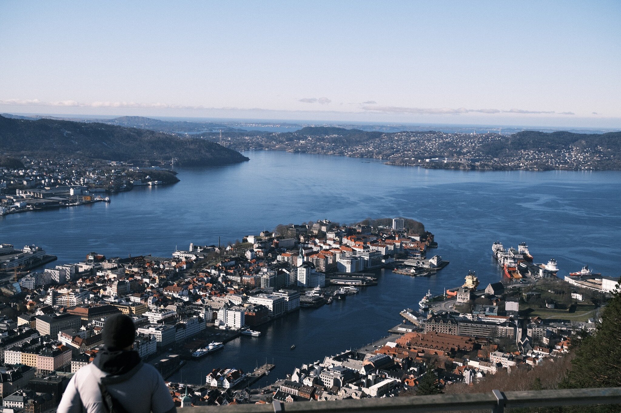 Bergen's Vista
A contemplative figure stands against the sweeping vista of Bergen, enveloped by the grandeur of fjords and the sprawling city.
📷 Fujifilm X-T30 II⁣
___
#BergenPanorama #FjordViews #CityObservations #NorwayScenery #UrbanExploration #S