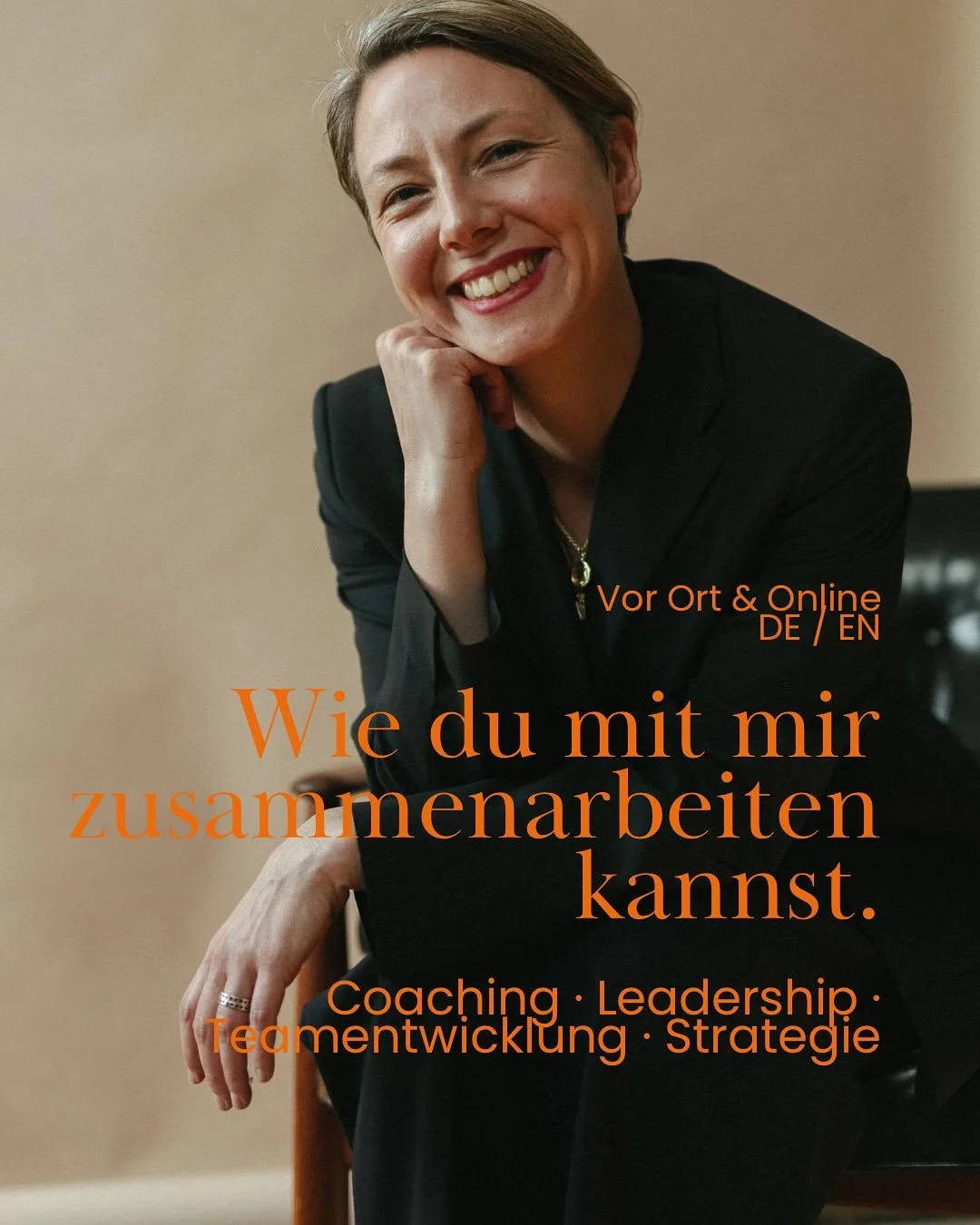 Ich komme aus 15+ Jahren F&uuml;hrung in Vertrieb &amp; Marketing mit allem, was dazugeh&ouml;rt: Tempo, &uuml;berambitionierte Ziele, Ver&auml;nderungen und Konflikten. 

Heute arbeite ich an dem, was unter der Oberfl&auml;che wirkt: Haltung, Kommun