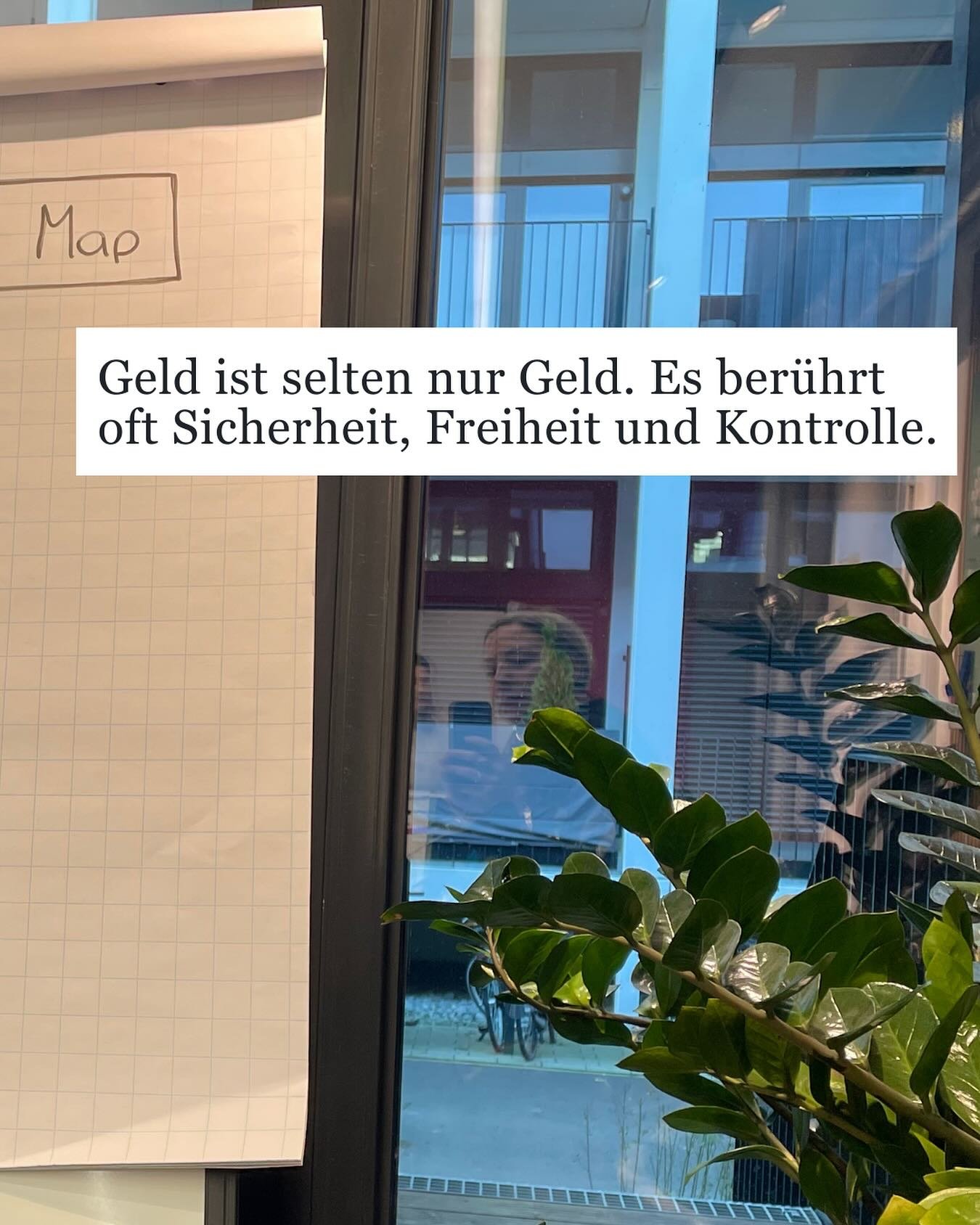 Und alte Muster, die wir fr&uuml;h gelernt haben.

&bull;&bull;&bull;
Heute durfte ich einen Workshop leiten, in dem genau das sichtbar wurde: alte Glaubenss&auml;tze, Automatismen, Tabus. Und dann, ein klarer Schritt nach vorne, hin zu bewussten Ent