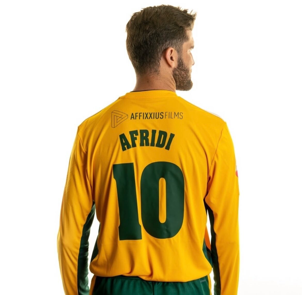 We&rsquo;ve been proud sponsors of Notts Outlaws for a few years now but nothing makes us prouder than when we see all the superstars with the Green and Gold representing the club we love with our brand name on the back. Go well, fellas! 🏏

#moretha