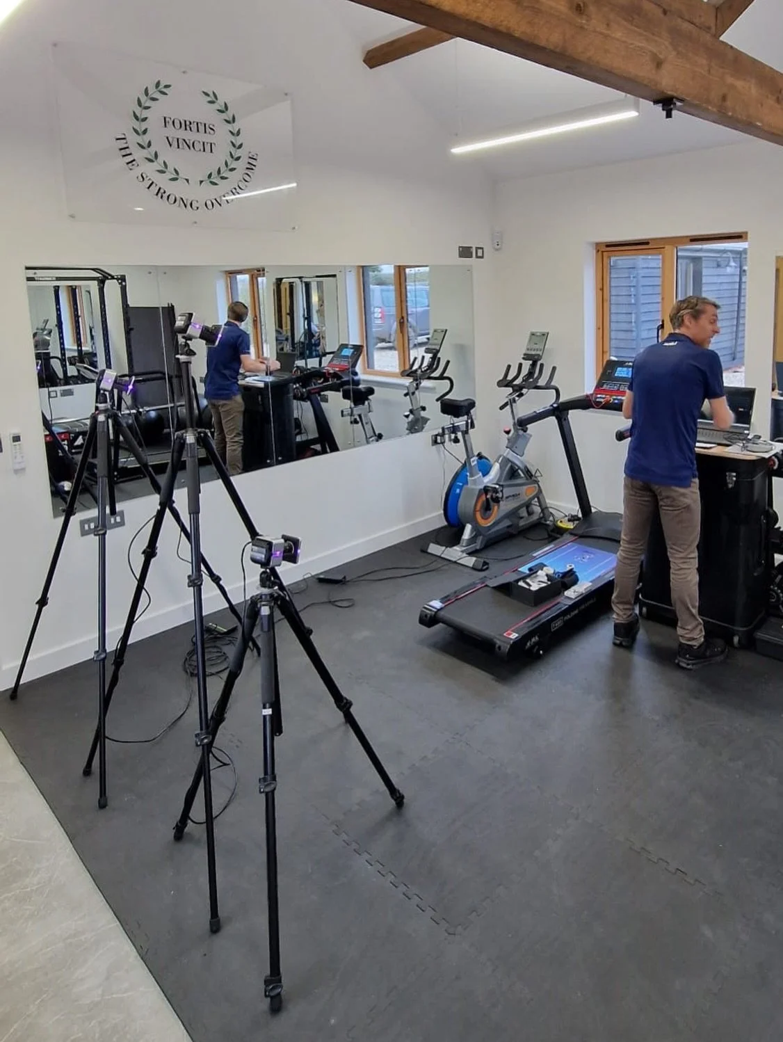 🌿 RUN3D CLINIC 🌿

We were delighted to welcome @run3d to Fortis yesterday for the first time! Run3D is a 3D gait analysis system developed by scientists from Oxford University and is considered the gold standard for gait and musculoskeletal assessm