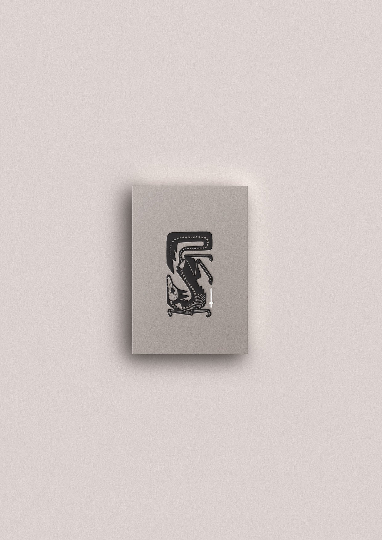 Gris_Design_funeraire_carte_de_condoleances_psychopompe_wolf_Smoke.jpg