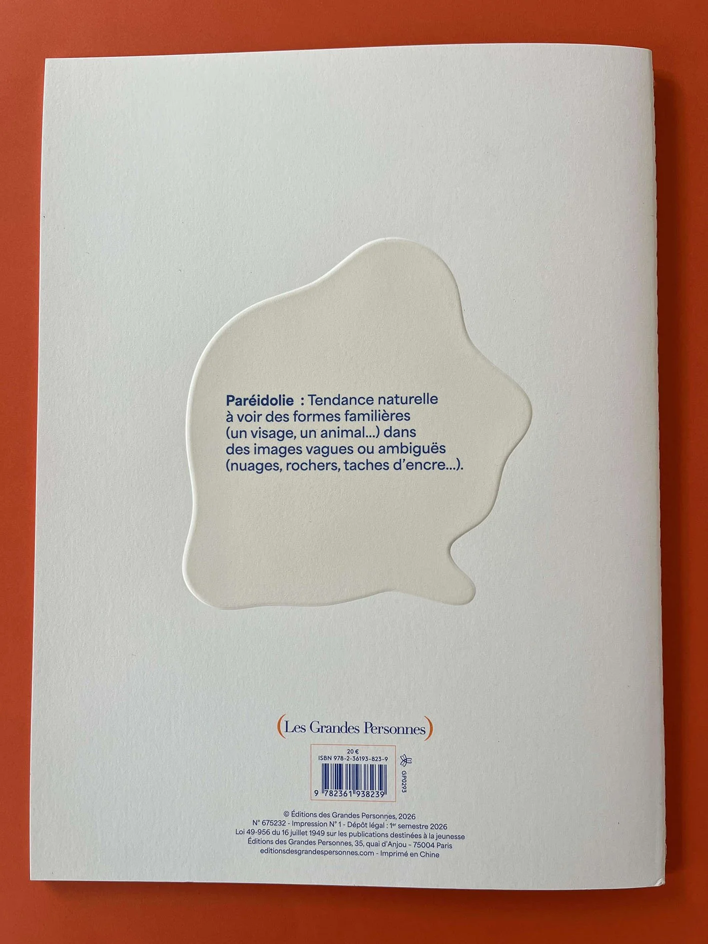 pareidolie, julie safirstein, editions les grandes personnes, livre jeunesse, book for kid, children book, embossed paper, papier embossé, papier gaufré, livre d artiste, animaux