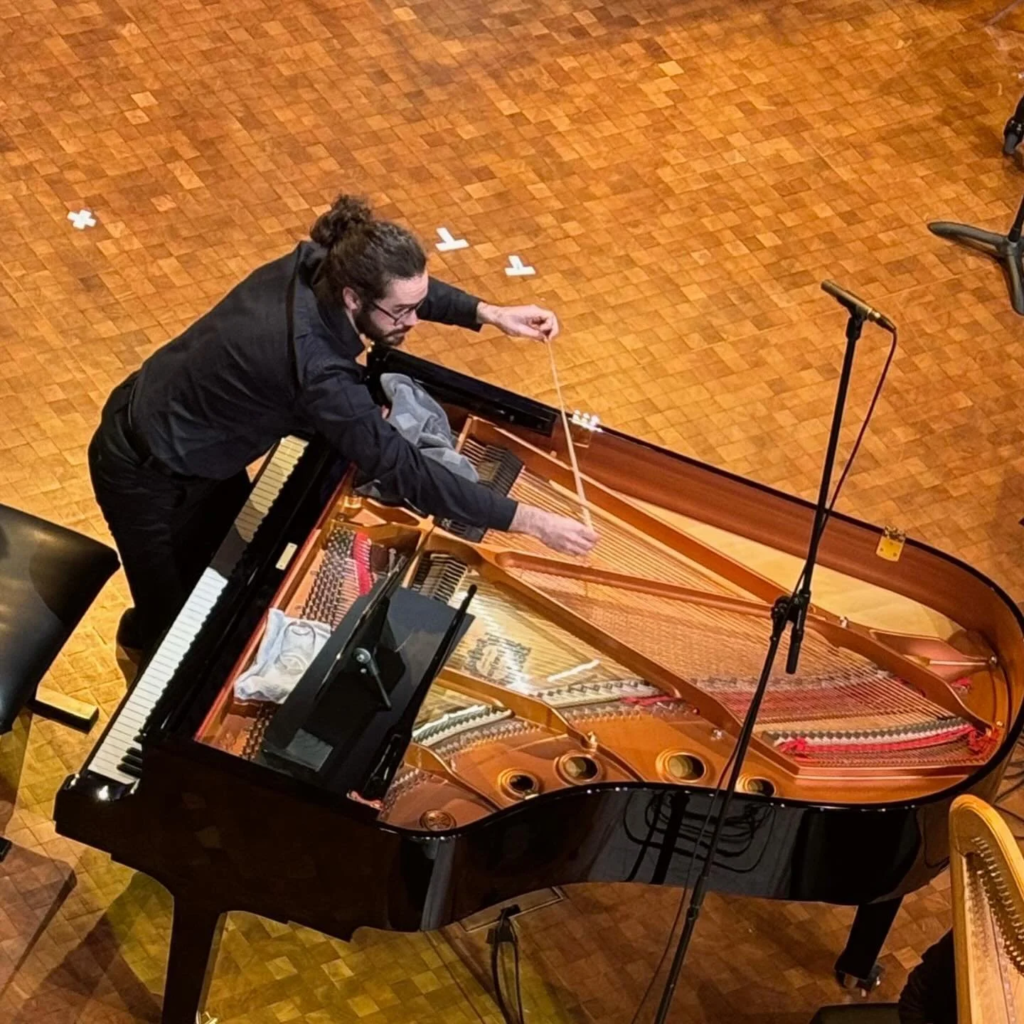 🛠️
Pr&eacute;parer s̷ᴏ̷ɴ̷ ᴀ̷ᴠ̷ᴇ̷ɴ̷ɪ̷ʀ̷.
Pr&eacute;parer 𝒔𝒐𝒏 𝒑𝒊𝒂𝒏𝒐.
Savoir faire toutes sortes de choses ᴀ̷ᴠ̷ᴇ̷ᴄ̷ un piano.
Savoir faire toutes sortes de choses 𝒅𝒂𝒏𝒔 un piano.

Merci &agrave; @smclausanne pour la photo !