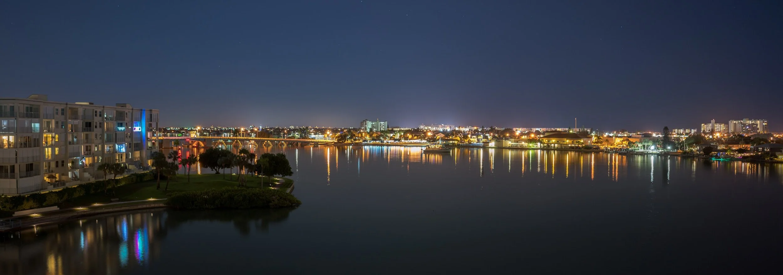 Night view Tampa FL skykine