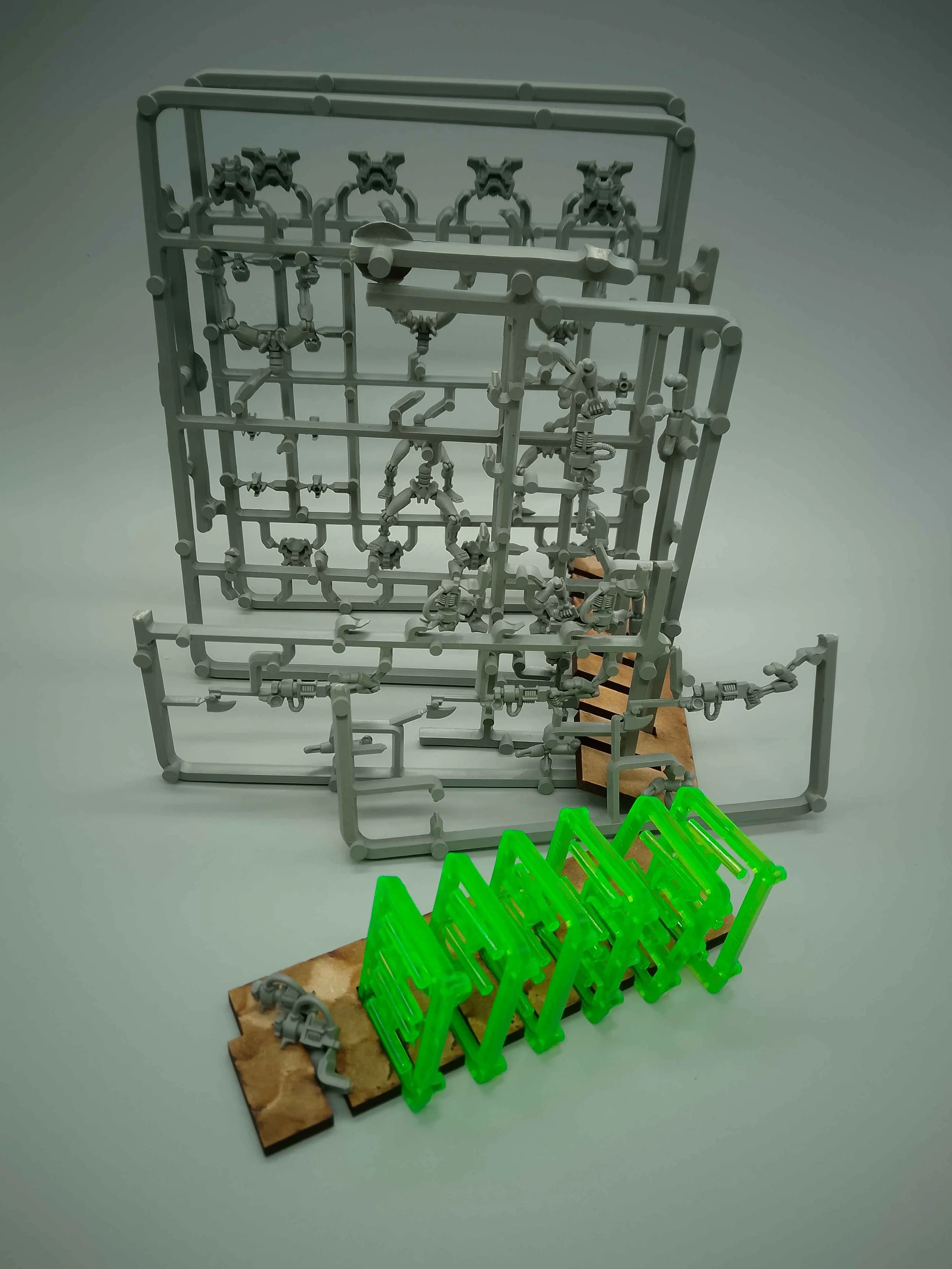 Old necron Warriors on Sprue.jpg