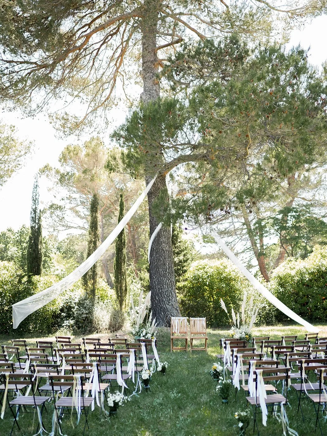 C&eacute;l&eacute;brer en Provence 

F&ecirc;ter l&rsquo;amour sur 3 jours avec les gens qu&rsquo;on aime 💘

Photographe : @furtivephotographie 
Cocktails : @lecocktail.nomade