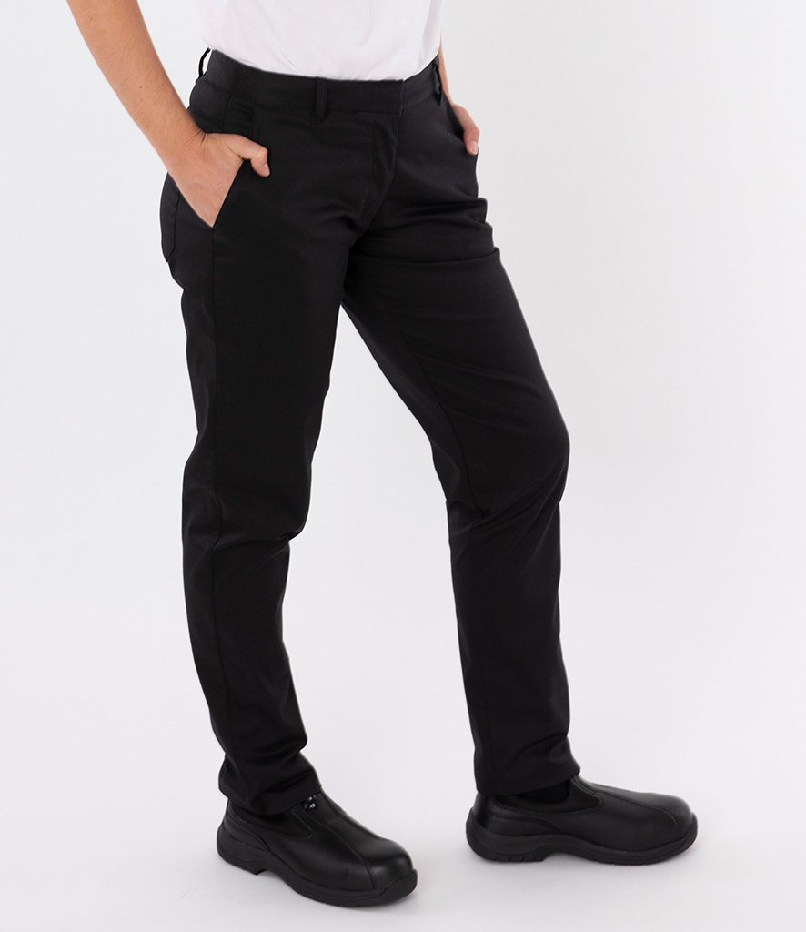 AF022 BLK MODEL 1 HERO.jpg