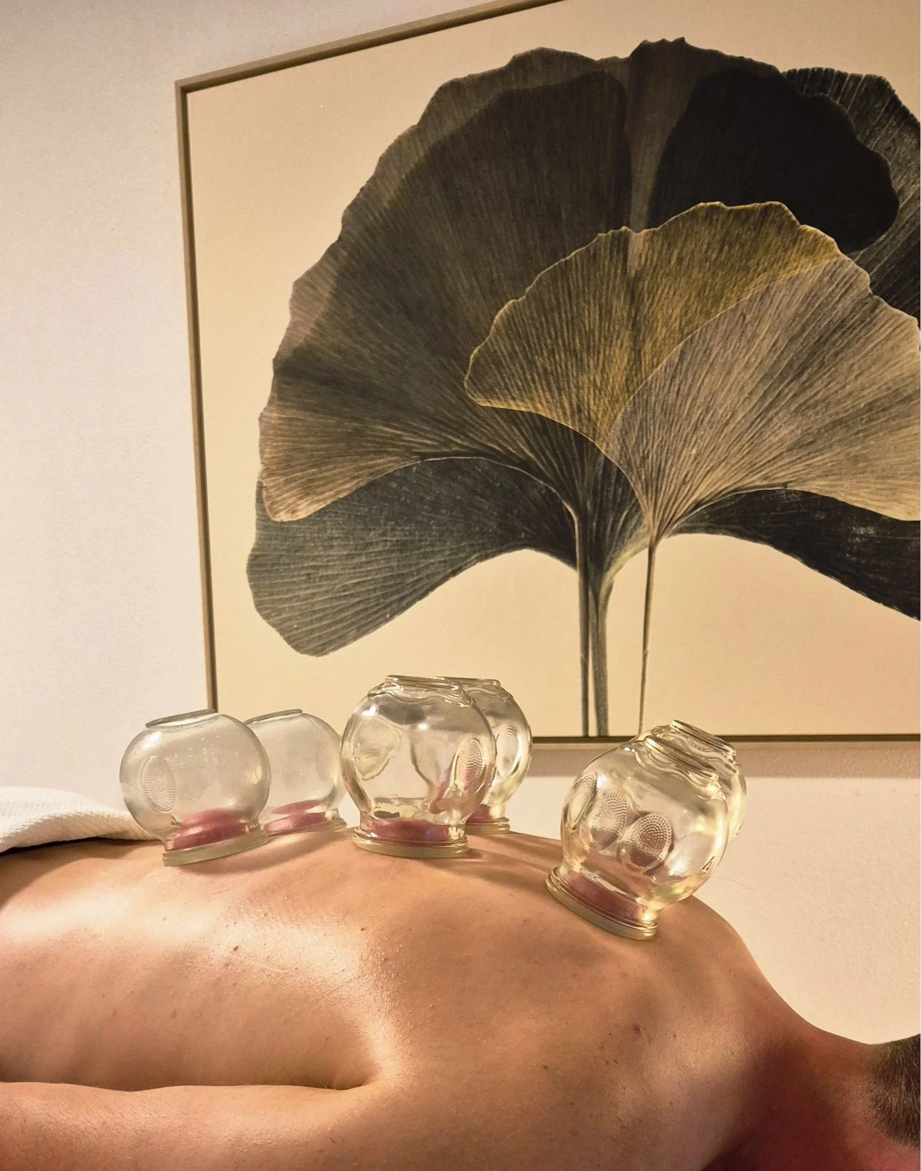 Schröpfmassage - Gezielte Tiefenwirkung 