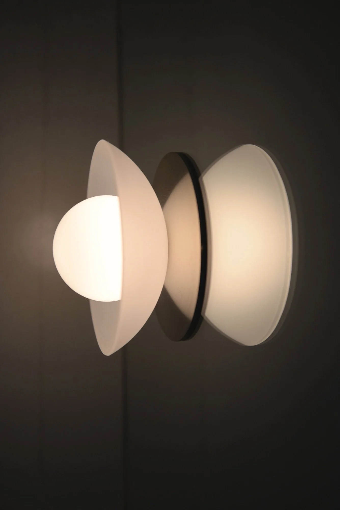 Wall sconce