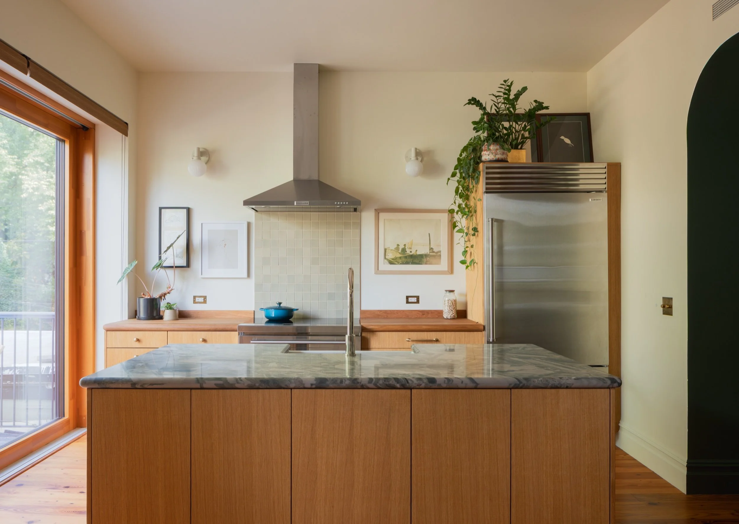 Kitchen island and range