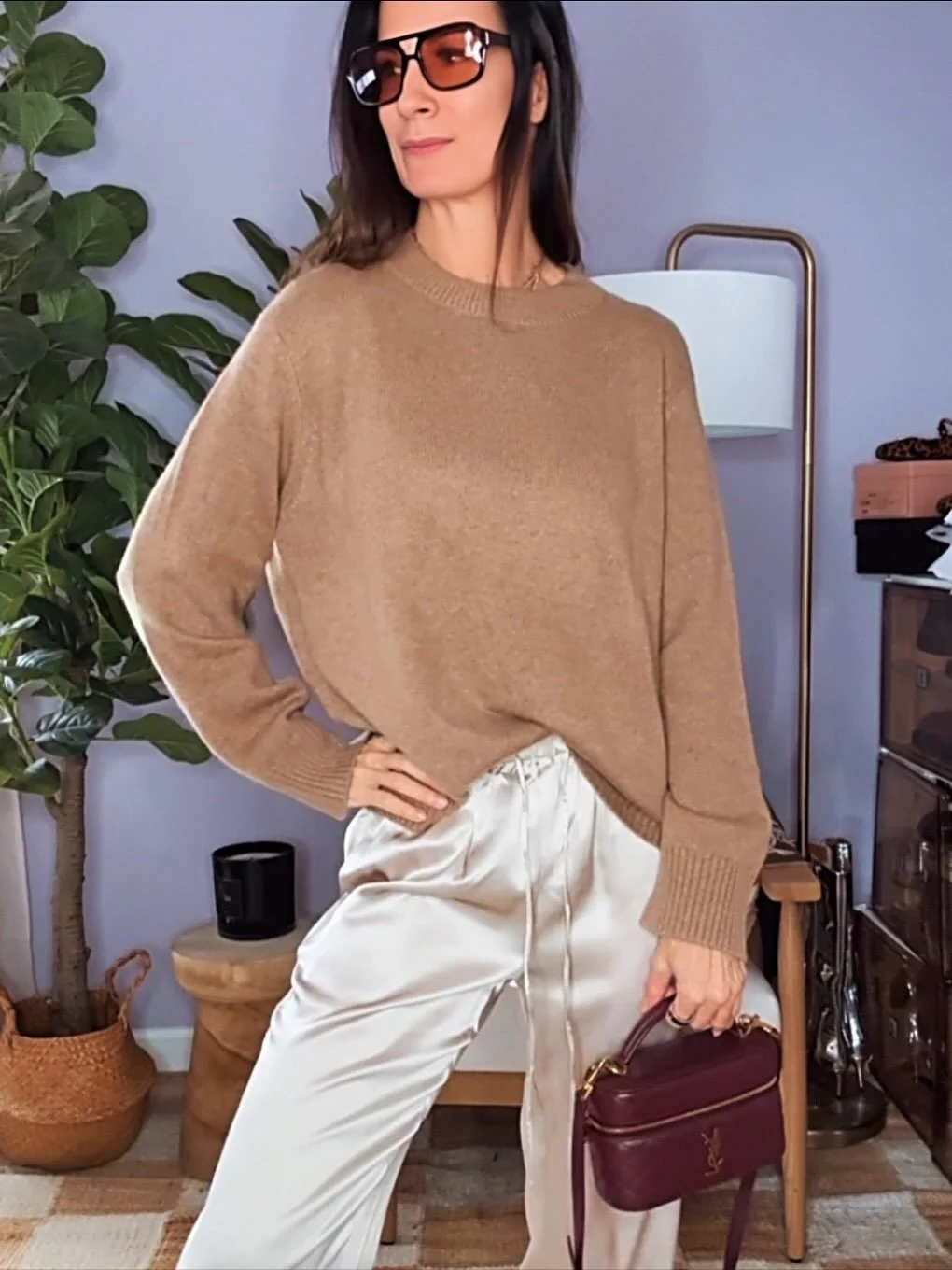 Sliding into fall feeling chic, cozy, and completely elevated &mdash; thanks to @onequince 🍂✨ #QuincePartner 

Comment CHIC for links🤎

This brand is redefining luxury &mdash; creating quality pieces that elevate your life while staying sustainably