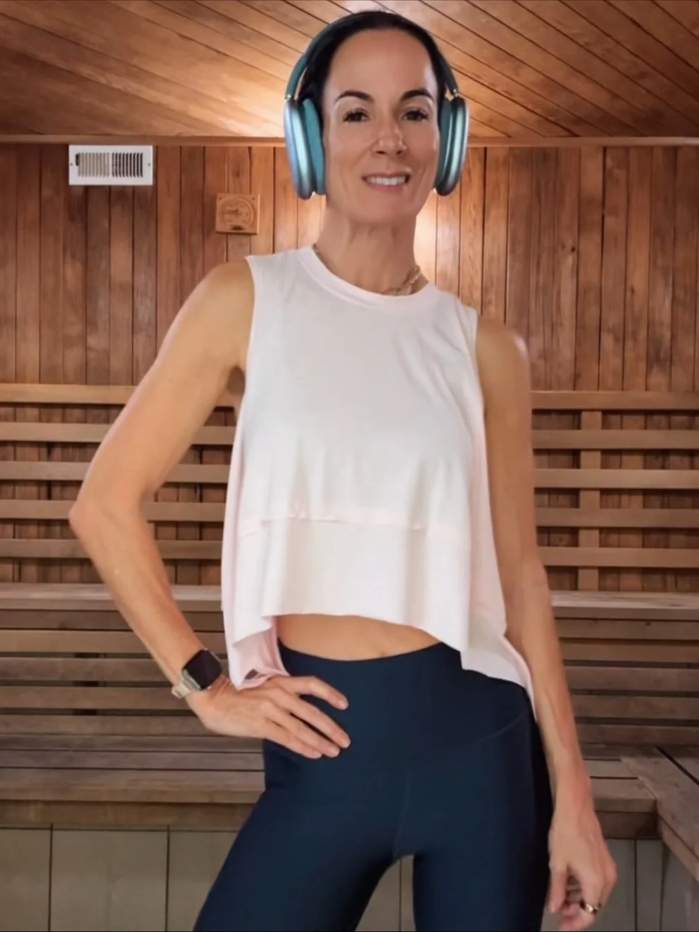 Discipline hits different when you show up for you. 💪 The sweat, the stillness, the silence—it’s all part of the work. Sauna therapy = self-care in motion. 🔥
#WellnessJourney #SaunaSession #StrongNotSorry #SweatTherapy #FitLife #Nicole