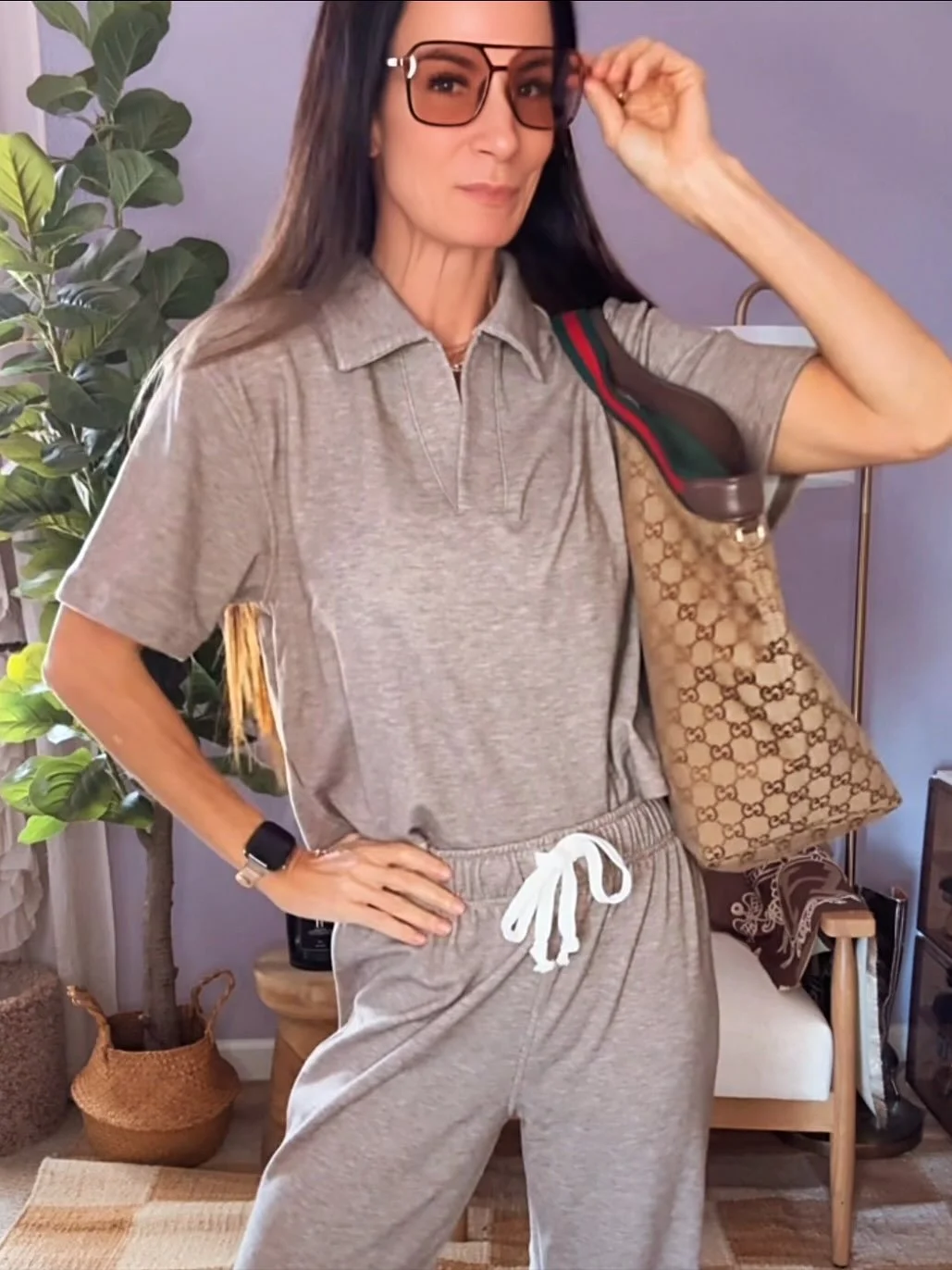 Weekend uniform: activated ☕️ Comfy enough for slow coffee mornings, cute enough for a chic brunch run. Effortless, cozy, and totally elevated.
Comment SET for links! 🤎

#CozyStyle #LoungeSet #ChicComfort #WeekendVibes #CoffeeRunLook #BrunchOutfit #