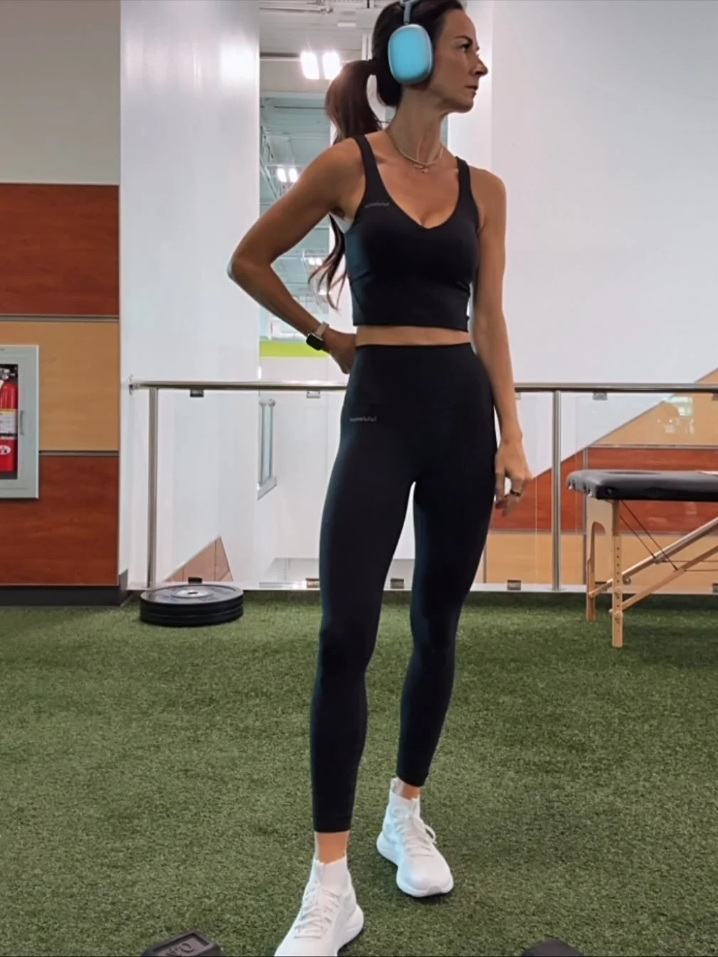 Leg day activated 🔥 Proof that a good mirror selfie + a solid deadlift session is all the motivation you need.
Head-to-toe lululemon because when you look strong, you lift strong.

Comment LULU for links 💪🖤

#LegDay #GymFit #LululemonPartner #FitO