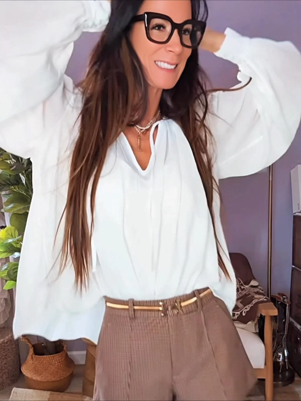 POV: You&rsquo;re rocking designer energy&hellip; and now your wallet is extra chill. 😎🤓

These bold black frames are luxury-coded without the designer markup (yes please).

✨ Custom-made progressive lenses (they nailed mine)
✨ Premium Italian mate