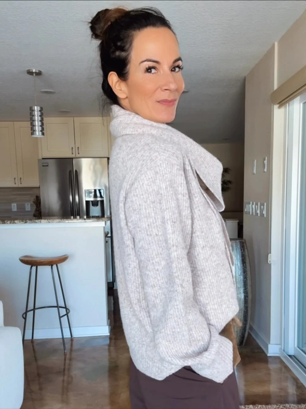 Serving peak fall cozy in my neutral era 🍂 Comment cozy for links! 🤎🧸🐻

#FallFashion #CozyStyle #NicoleColee #NicoleColeeStyle #OOTD #FallLayers #NeutralOutfit #ChicAndComfy #WideLegPants #SweaterWeather #DailyOutfit #StyleOver40 #FallVibes

http