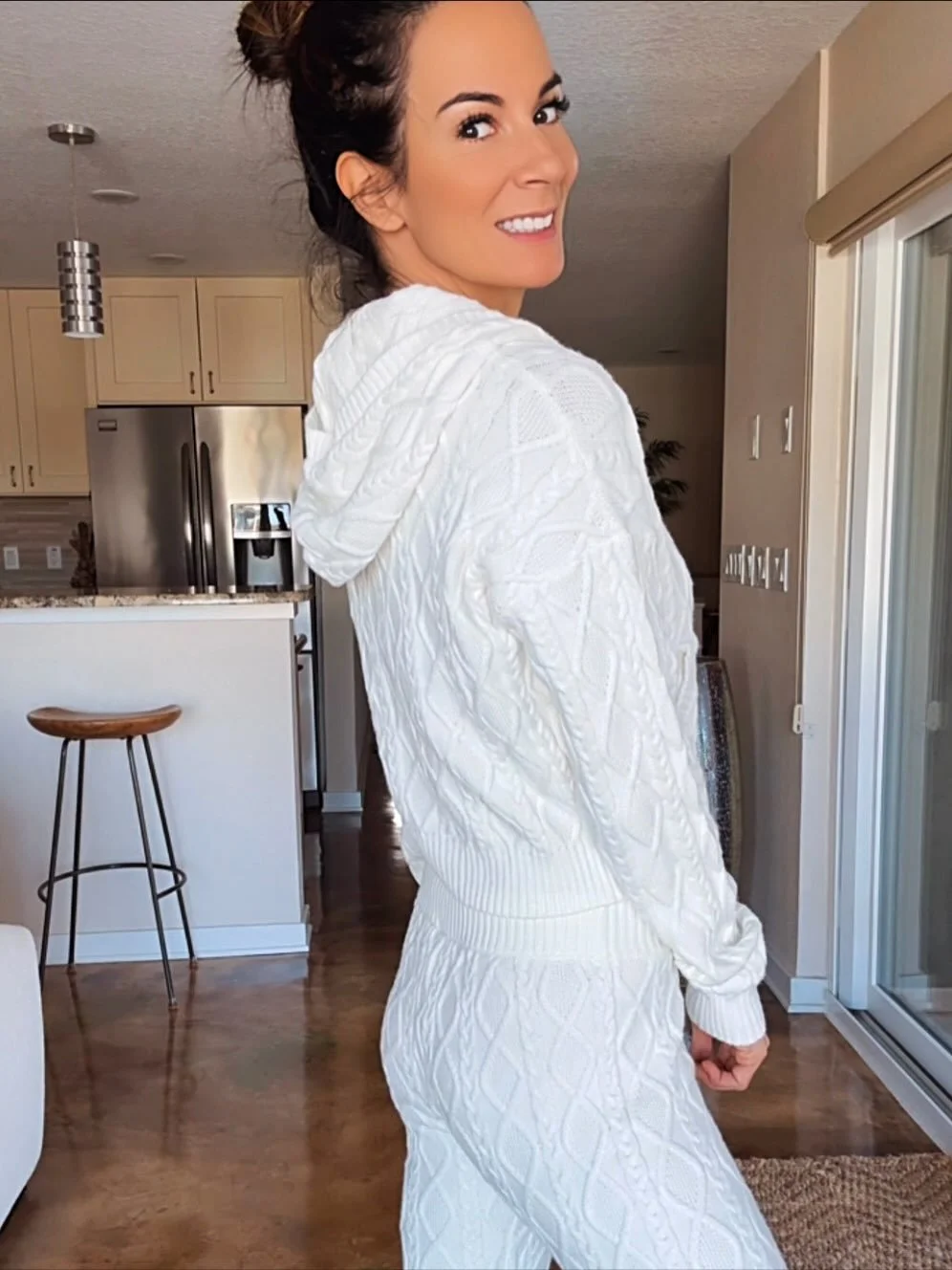 When SKIMS said cable-knit, they really meant cozy queen core. 🤍 Bonus: everything is 30% off now!!!!
Comment KNIT for links. 🤍✨

Zip-up hoodie, joggers, wide-leg pants&hellip; I couldn&rsquo;t choose, so naturally I had to try them all. Lounge but