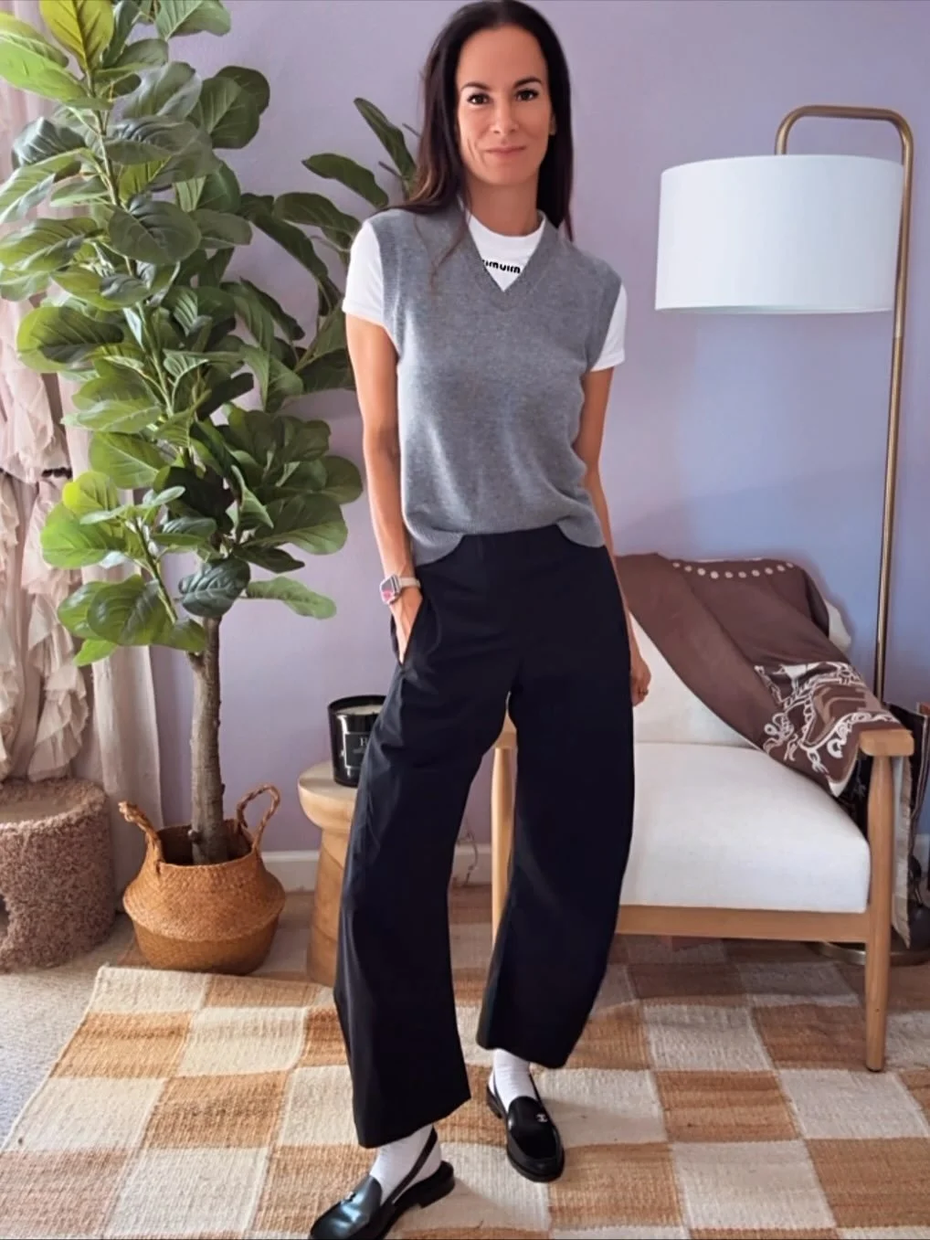 The RUTI On The Loose Pants are back doing what they do best&hellip; looking polished without even trying. Dress them up, dress them down &mdash; they never wrinkle, never fail, and never miss. My kind of energy. 😏🖤

comment SHOP for links 🤎🧸🫶🏼