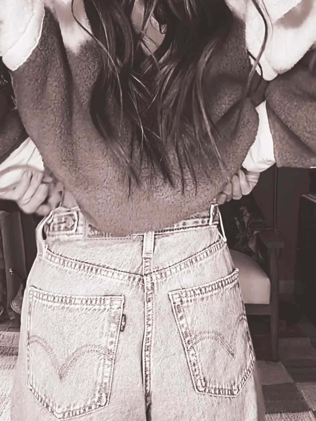 A moment for the cinch denim 🤌🏼🤌🏼

If it&rsquo;s chilly where you are (or pretending to be chilly like Florida 😉), this is the vibe.

Comment LEVIS below for links ⬇

#OOTD #FloridaCold #WinterUniform #LevisJeans #DenimObsessed #CasualChic #Ever