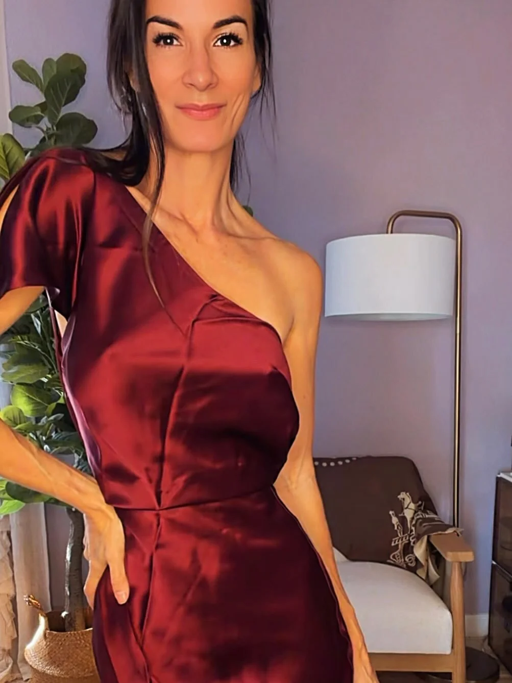 Another night, another sultry moment wrapped in satin &amp; owning the room. This deep merlot number is giving melted-chocolate elegance meets holiday enchantress&hellip; and trust me, she moves as good as she looks. 💋

One-shoulder drama ✔️
Bare ba