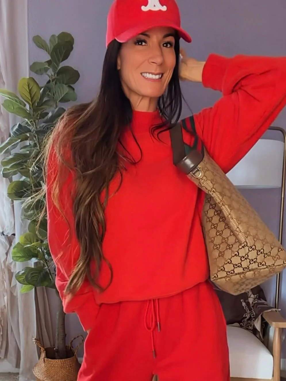 Coziest. Set. EVER.🔥 ❤️ If holiday spirit and comfort had a baby&hellip; it would be THIS. I&rsquo;ll be living in it on repeat because it&rsquo;s soft, it&rsquo;s festive, and wait for it&hellip; 40% off PLUS an extra 15% off 🤯 No code, no complic