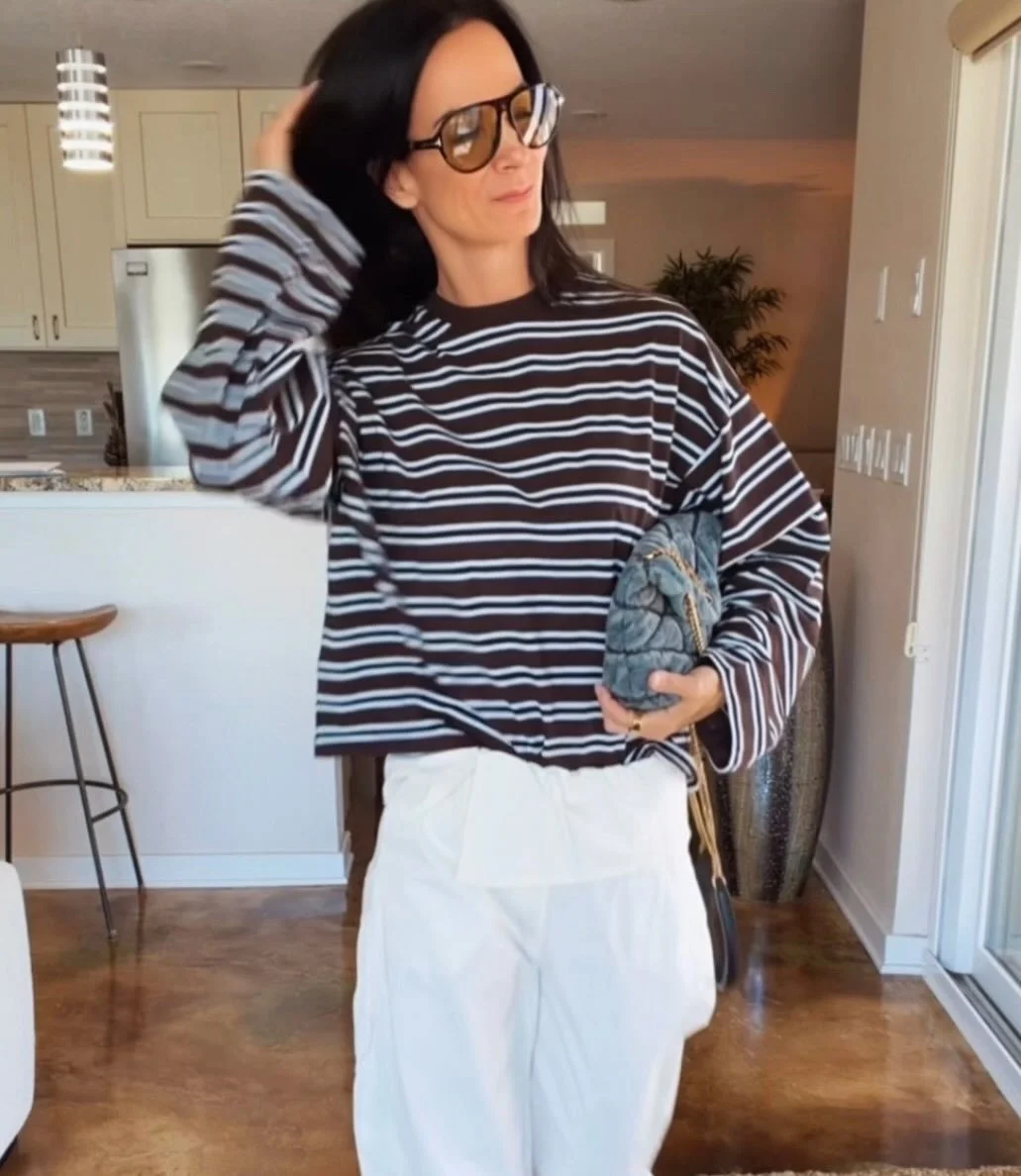 The relaxed striped tee + these perfectly slouchy trousers = that cool-girl, off-duty vibe that somehow still looks polished. Add a chic flat and a mini bag and suddenly we&rsquo;re out the door looking like we had a plan all along 💅

Comfort? ✔️
Ch