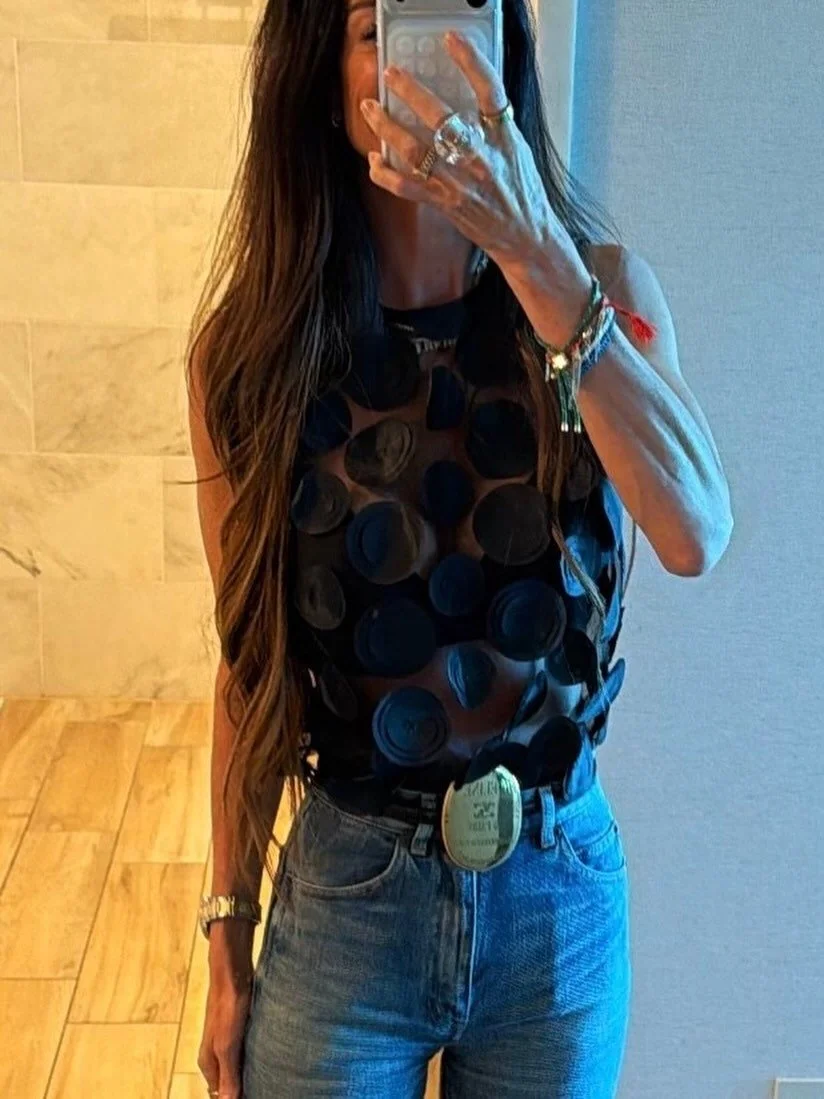 Sting concert but make it fashion 🎶🖤
This top deserved its own backstage pass&hellip; but honestly the Celine belt may have stolen the entire show 🤭✨ Paired with my favorite Saint Laurent denim for the perfect mix of edgy and effortless.

Comment 