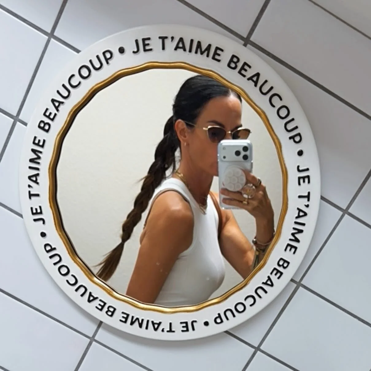 a little french laundry room selfie moment because apparently we&rsquo;re romanticizing everything now 🤍

#nicolecoleestyle #ouioui #weekendvibes